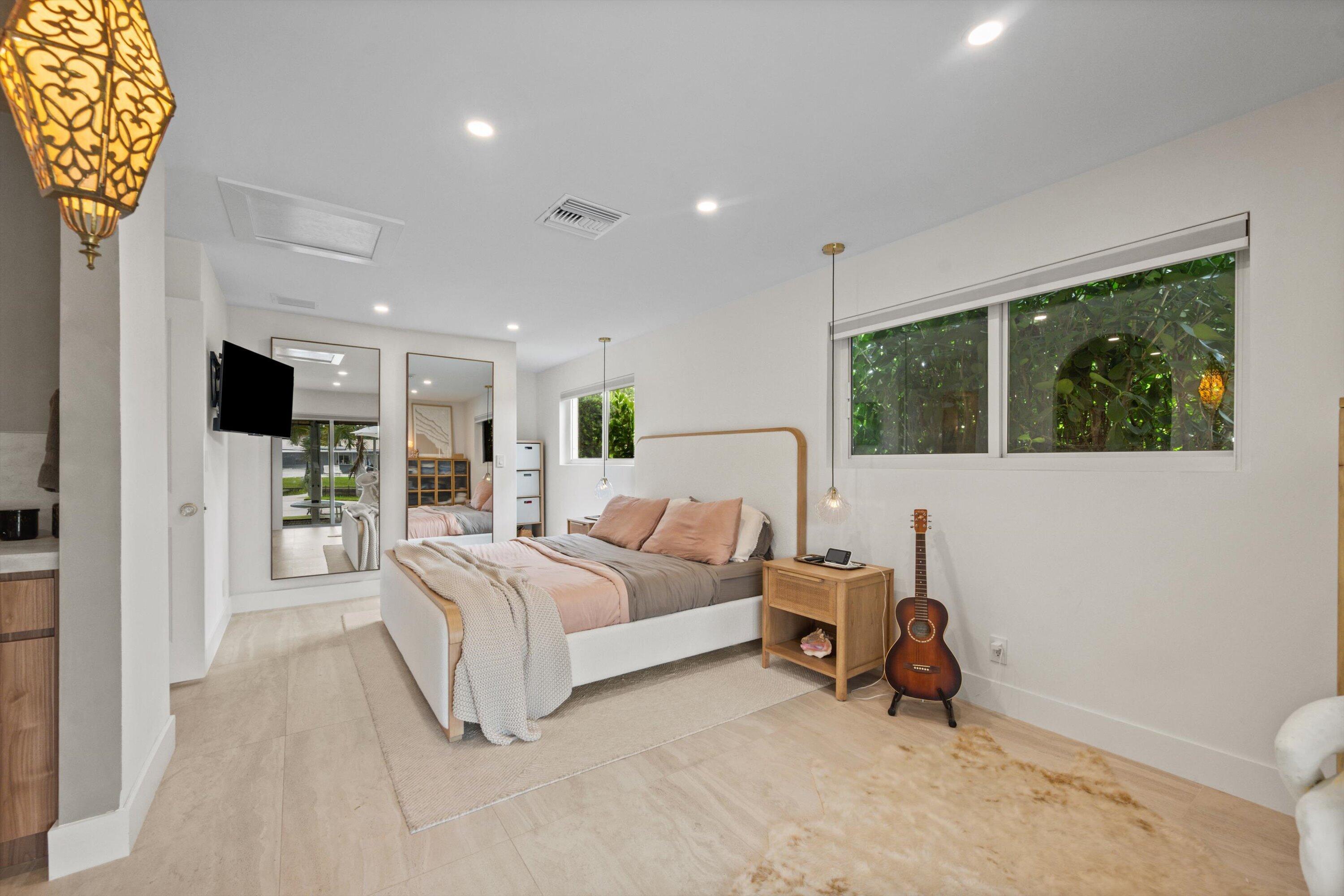 160 SE 9th Street, Pompano