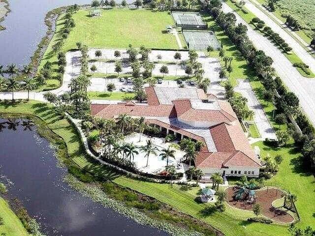 Reardon- clubhouse aerial