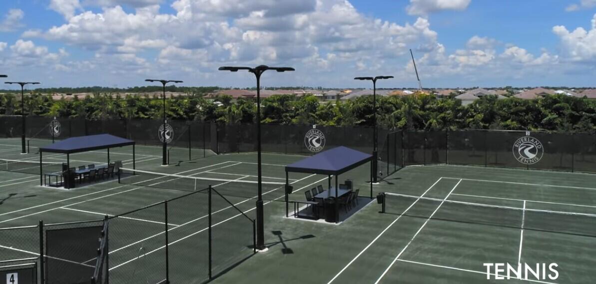 TENNIS