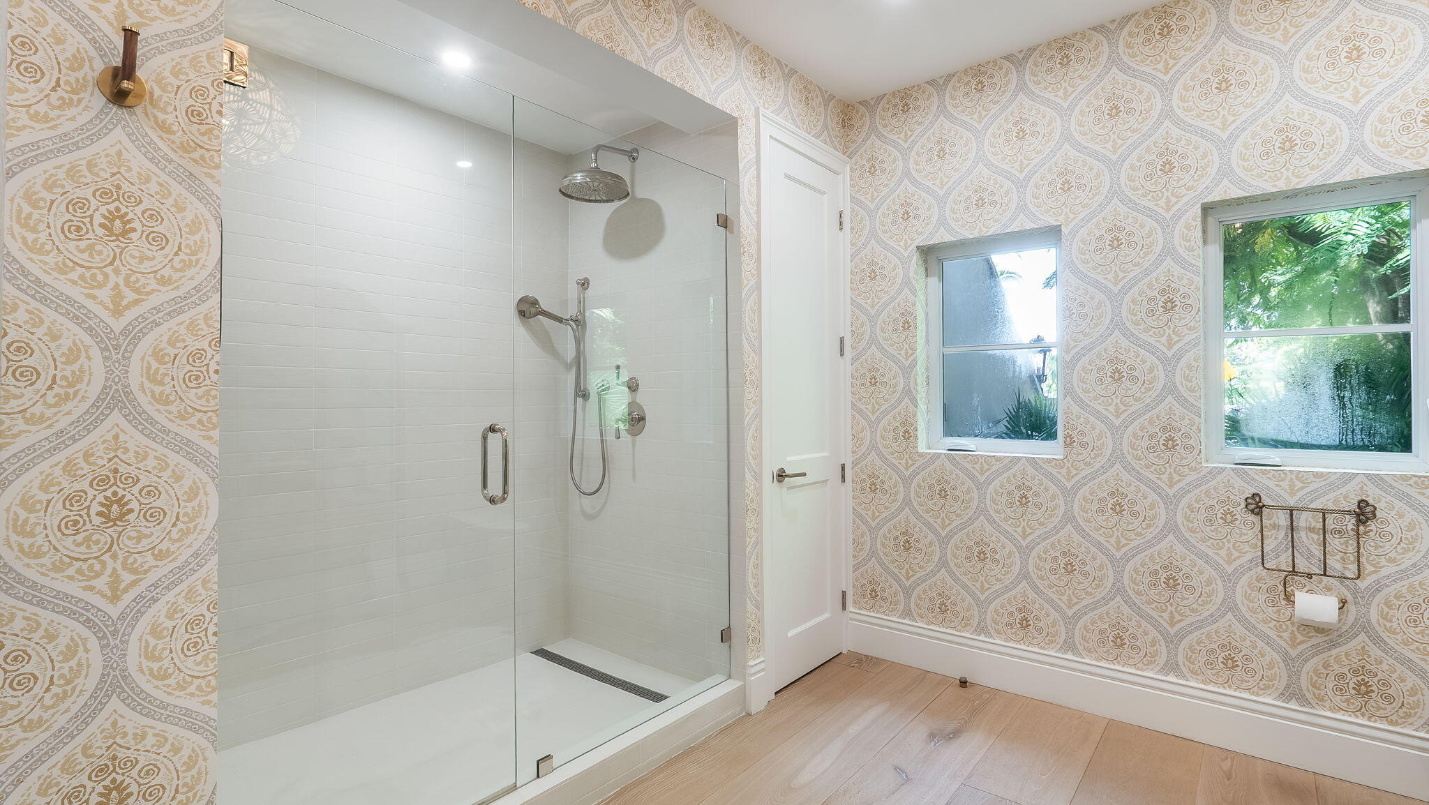 Primary shower