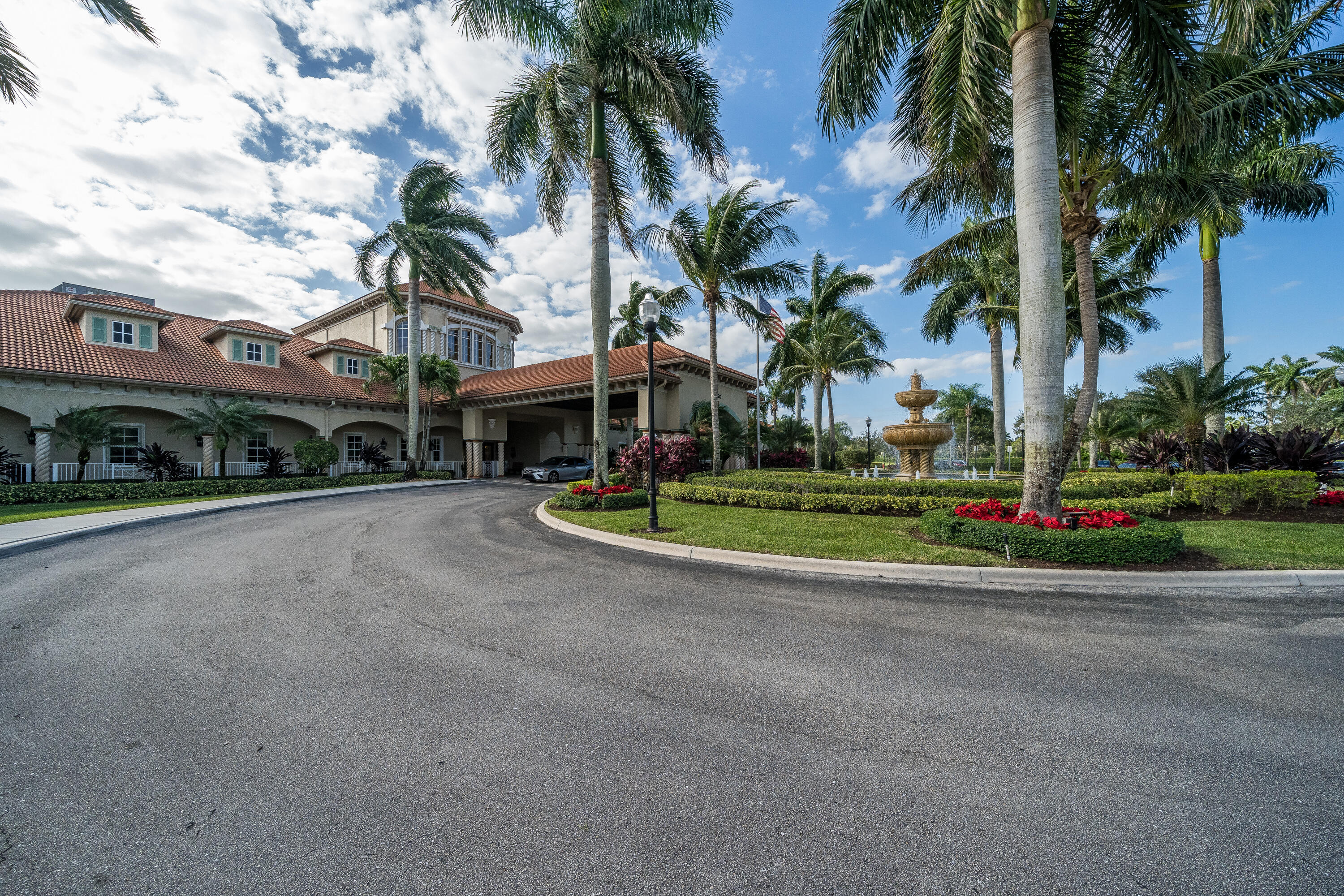 Resort-inspired amenities extend outdoors with a beautiful swimming pool, resistance walking pool, hot tub, tennis and pickleball courts, and bocce. A separate, state-of-the-art fitness center provides additional opportunities to stay active and maintain a healthy lifestyle.
