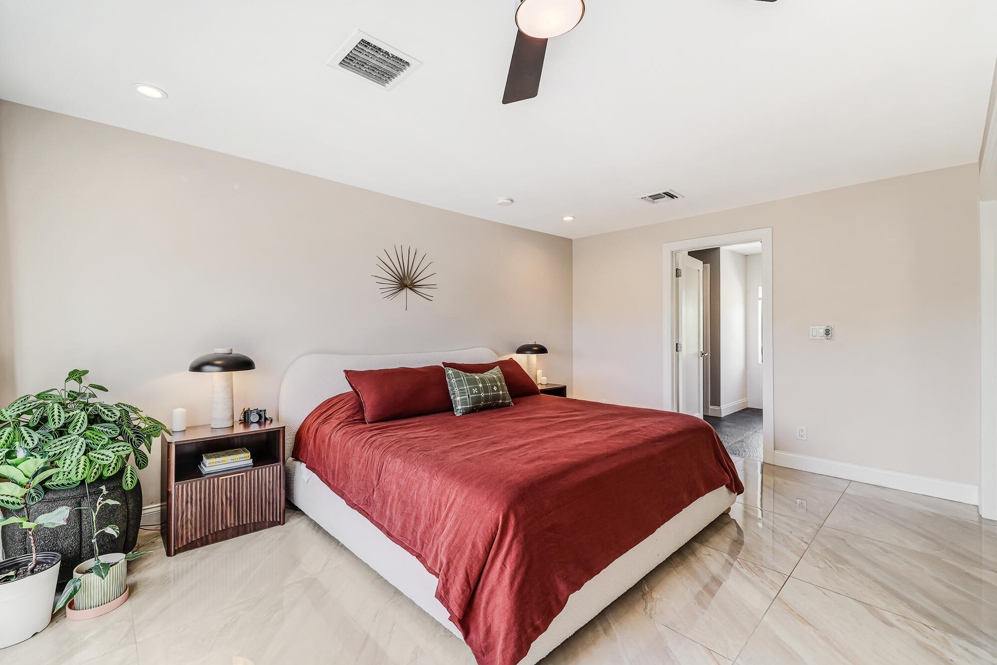 2408 NE 17th Terr-30