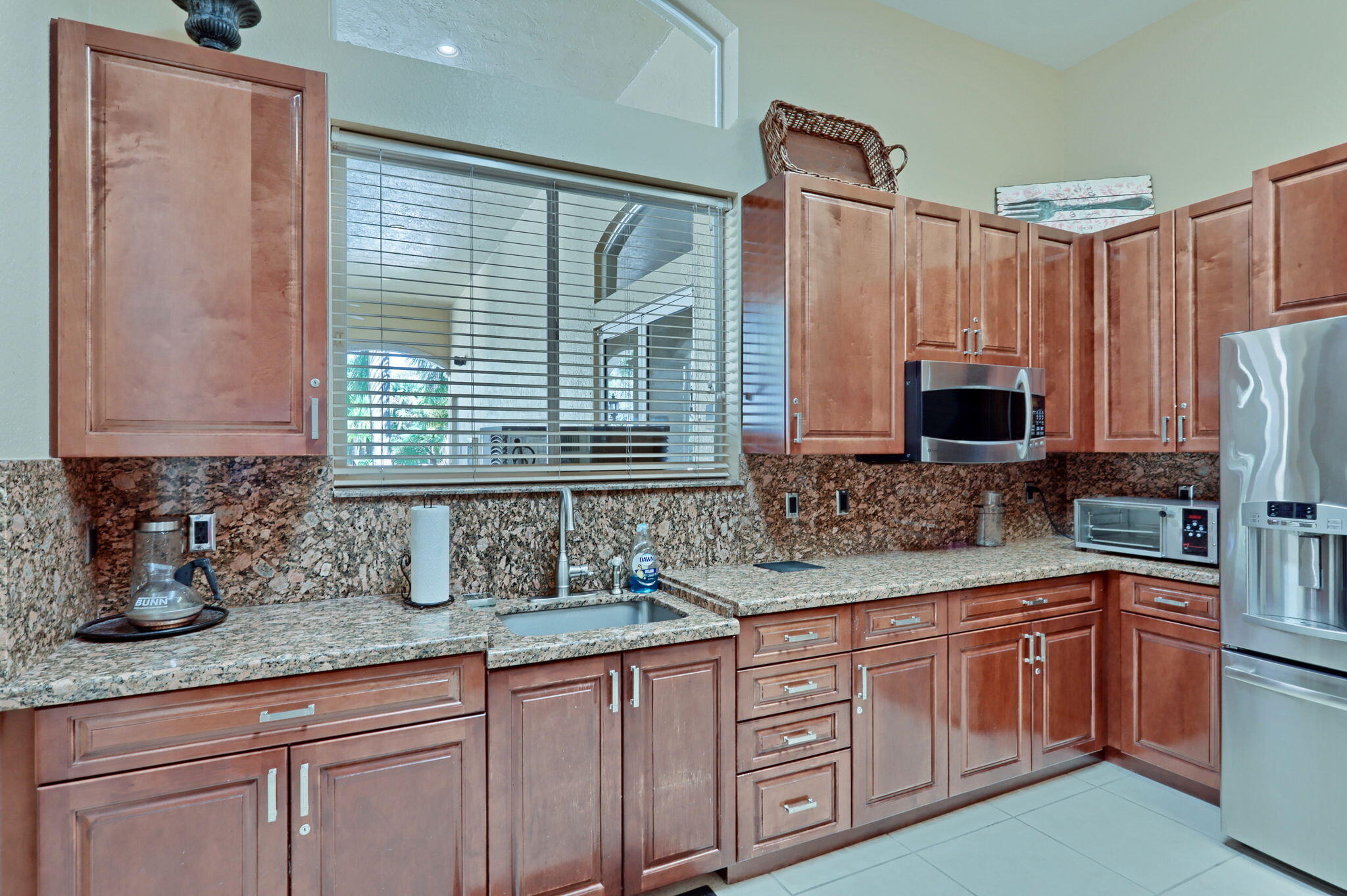 98-web-or-mls-106_320a1095-hdr(7)_cc bri