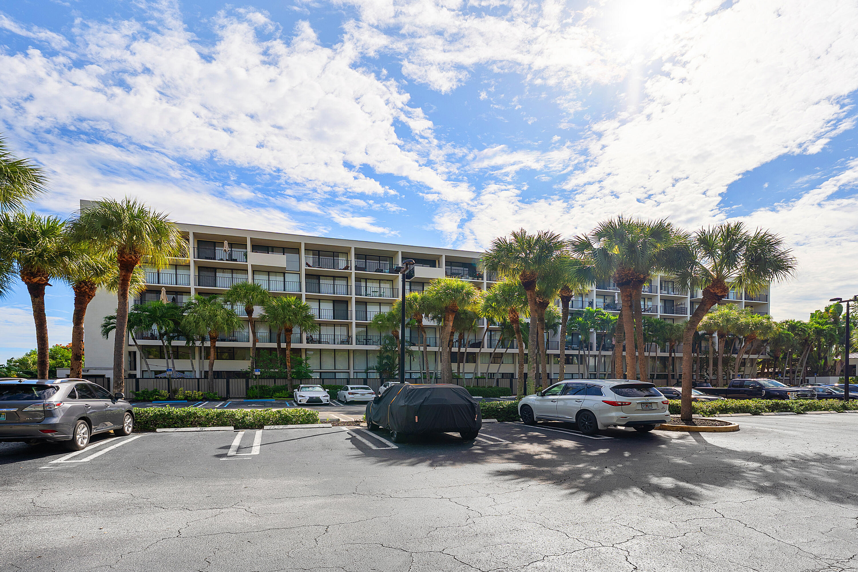 001-1830EmbassyDrive-112-WestPalmBeach-F