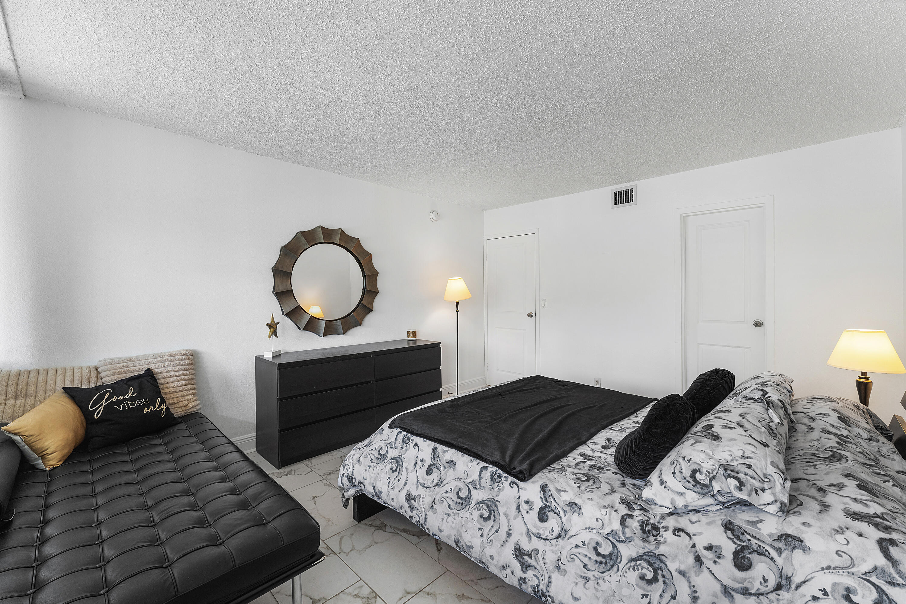 019-1830EmbassyDrive-112-WestPalmBeach-F