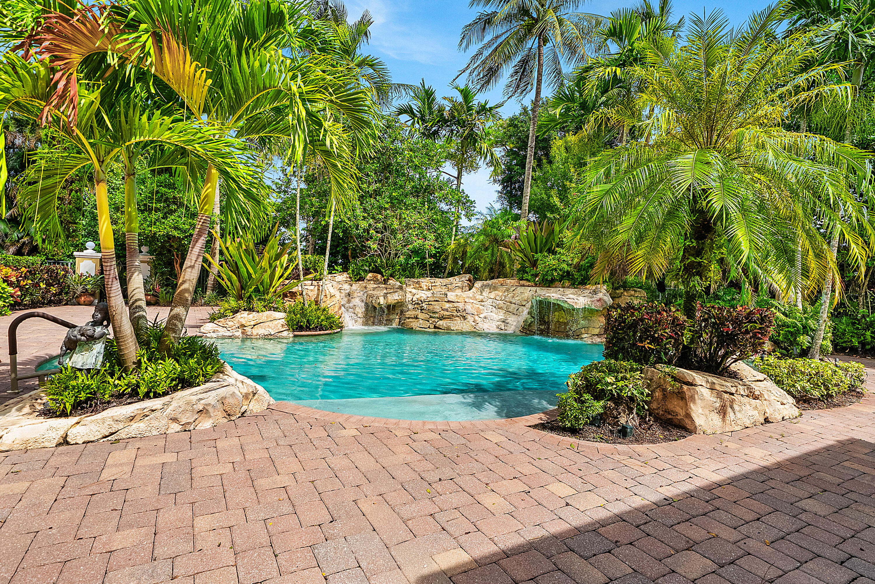 Resort Style Pool Resort Style Pool