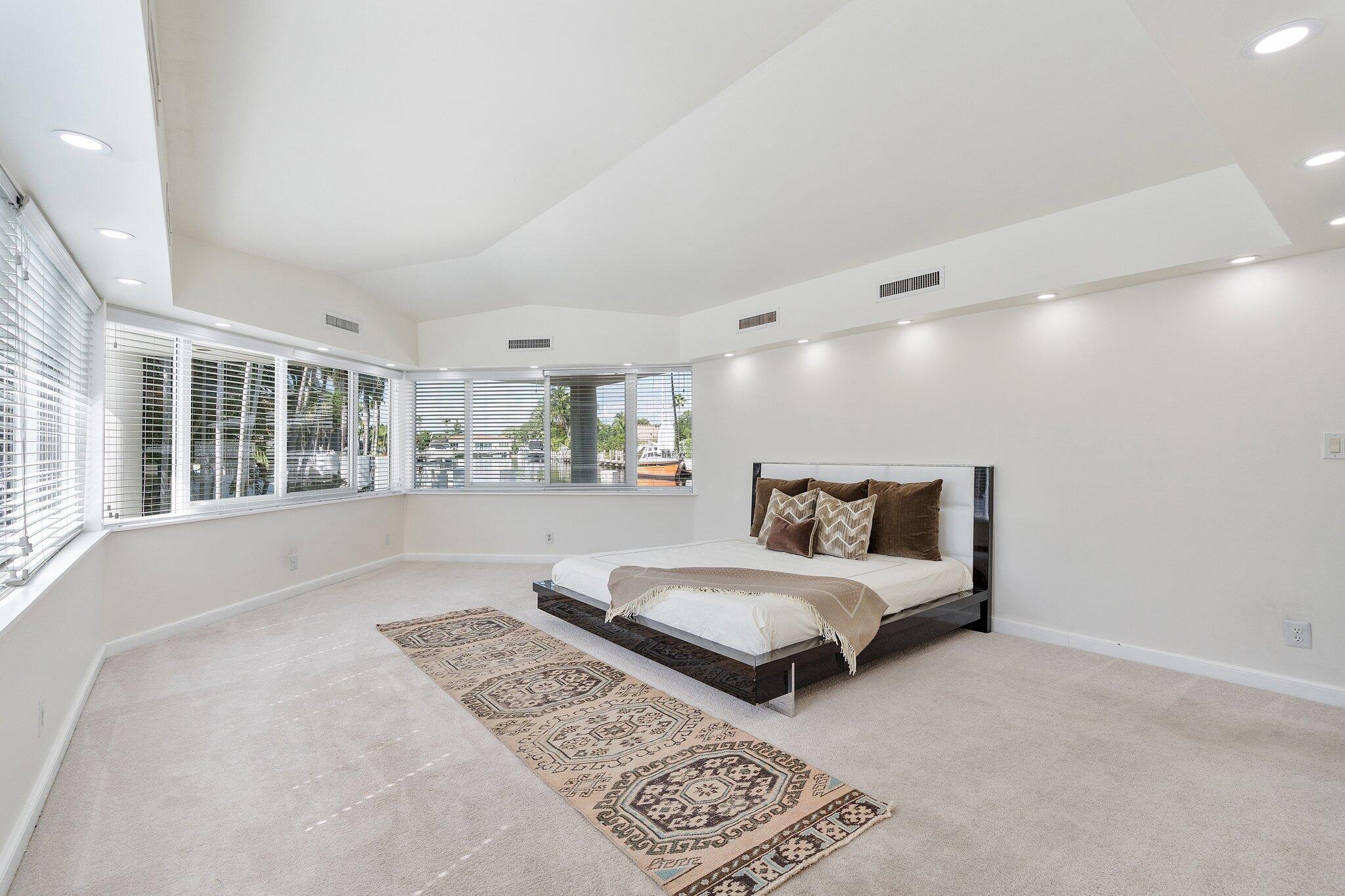 3241 NE 56th Ct_028