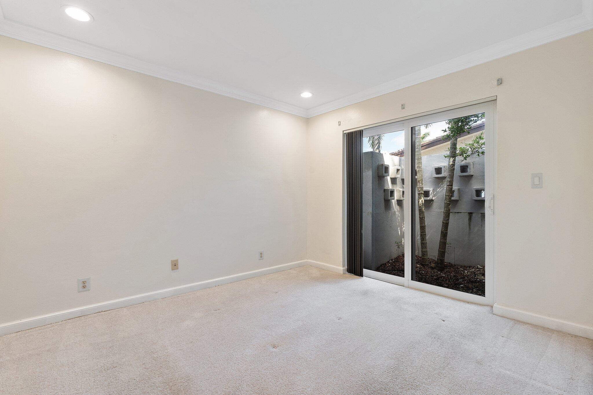 3241 NE 56th Ct_041