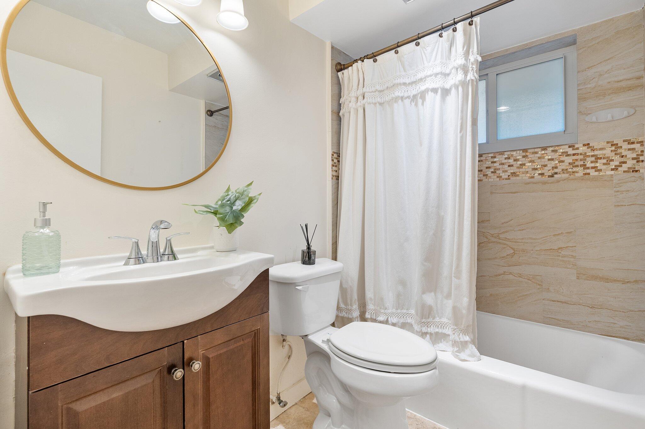 3241 NE 56th Ct_040