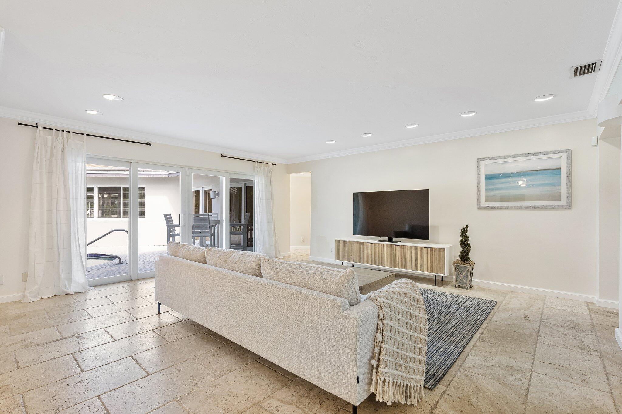 3241 NE 56th Ct_011