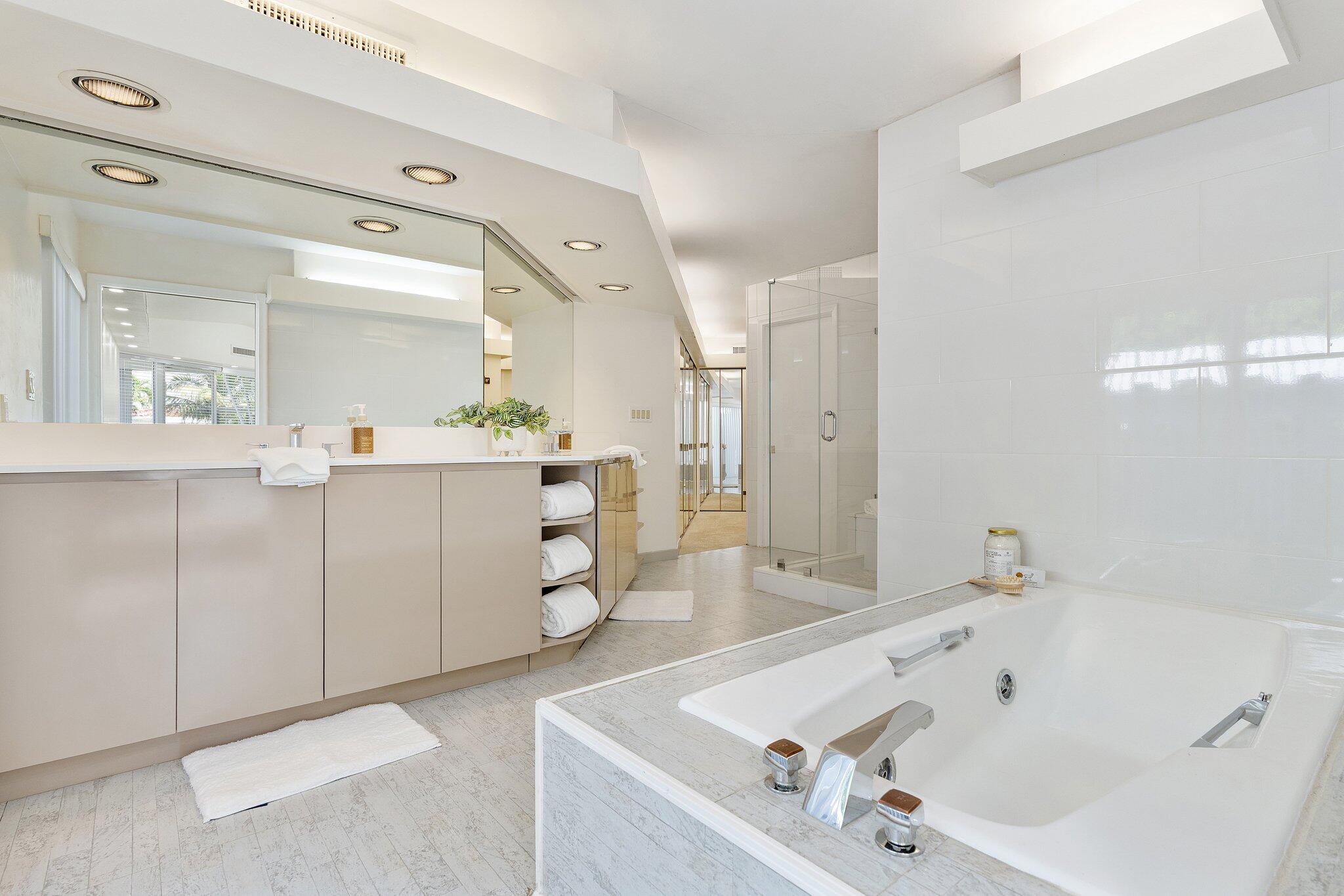 3241 NE 56th Ct_033