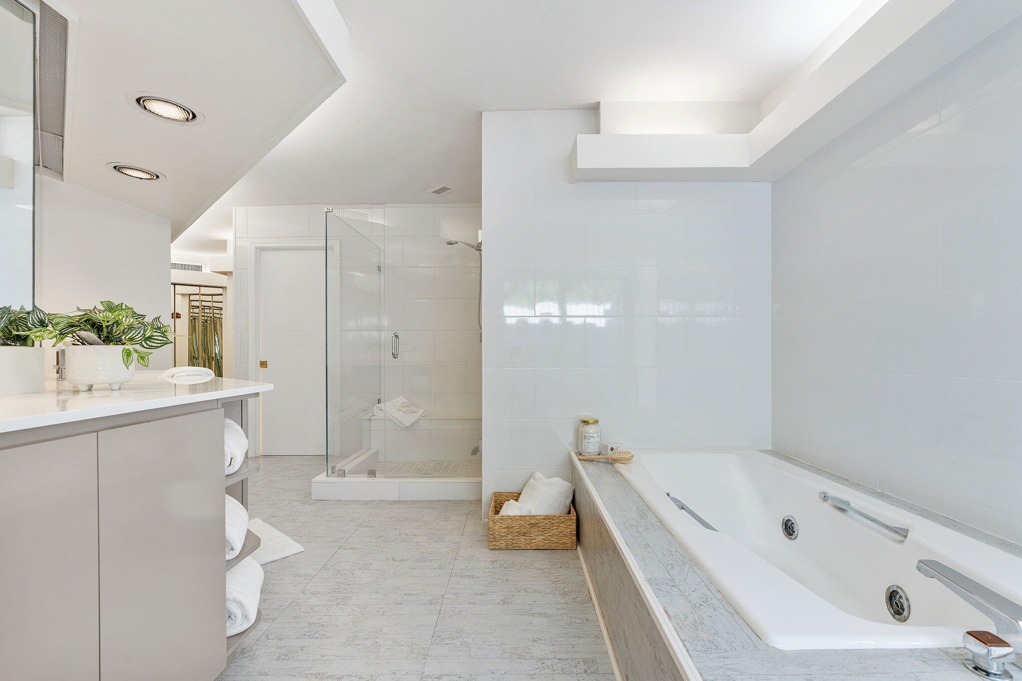 3241 NE 56th Ct_036