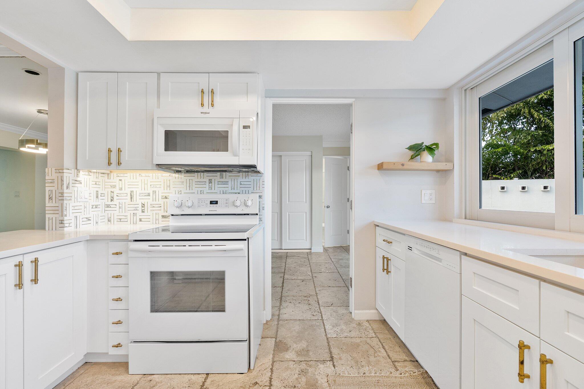 3241 NE 56th Ct_021