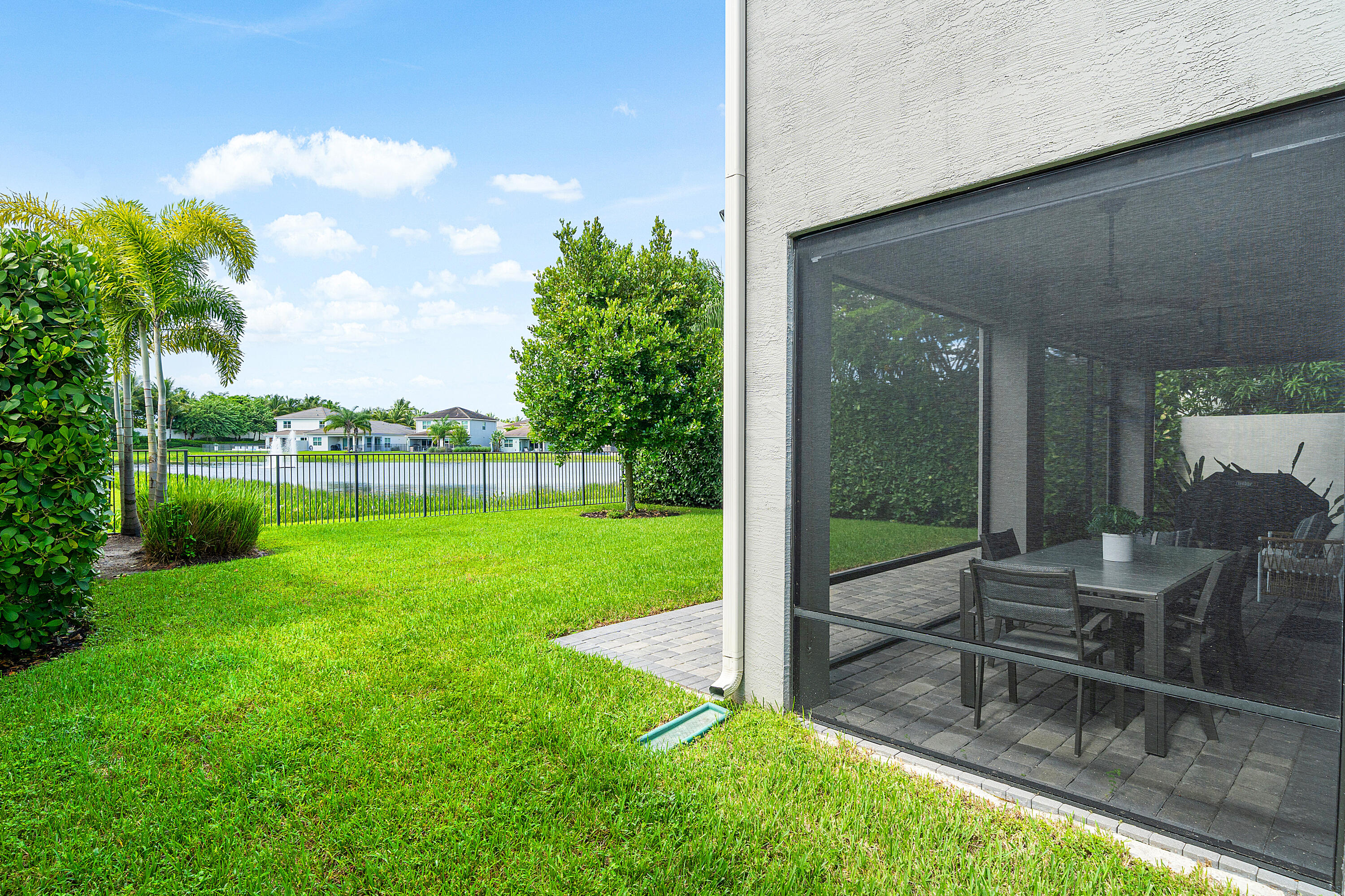Screened Patio - Alternate View