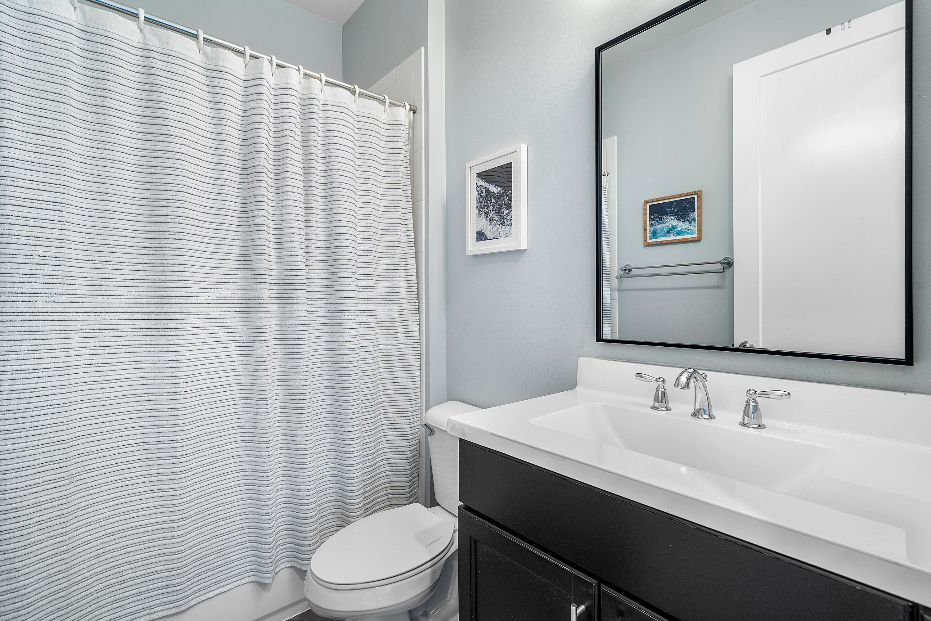 Full Bathroom - Vanity View