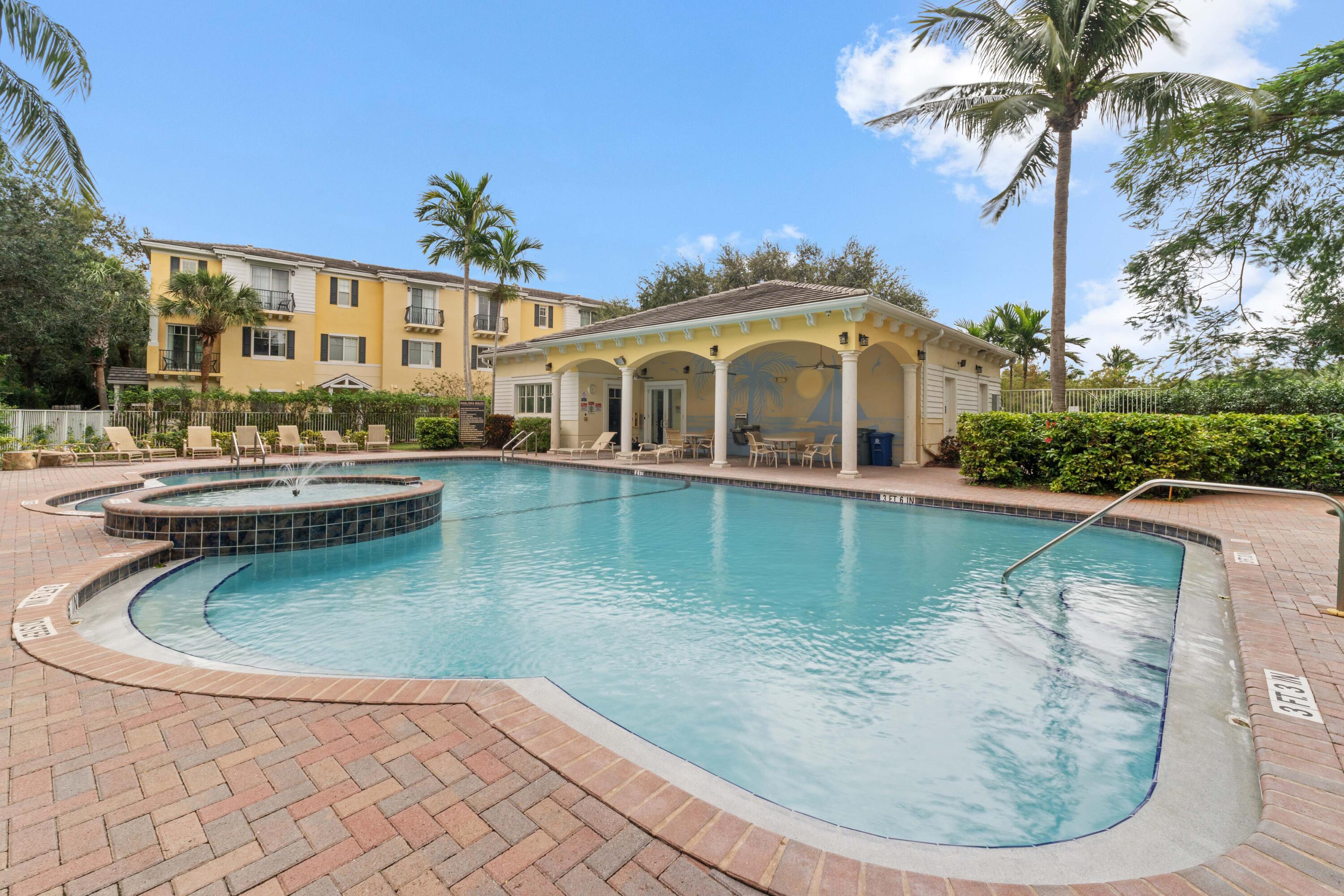 Club House Pool and Jacuzzi