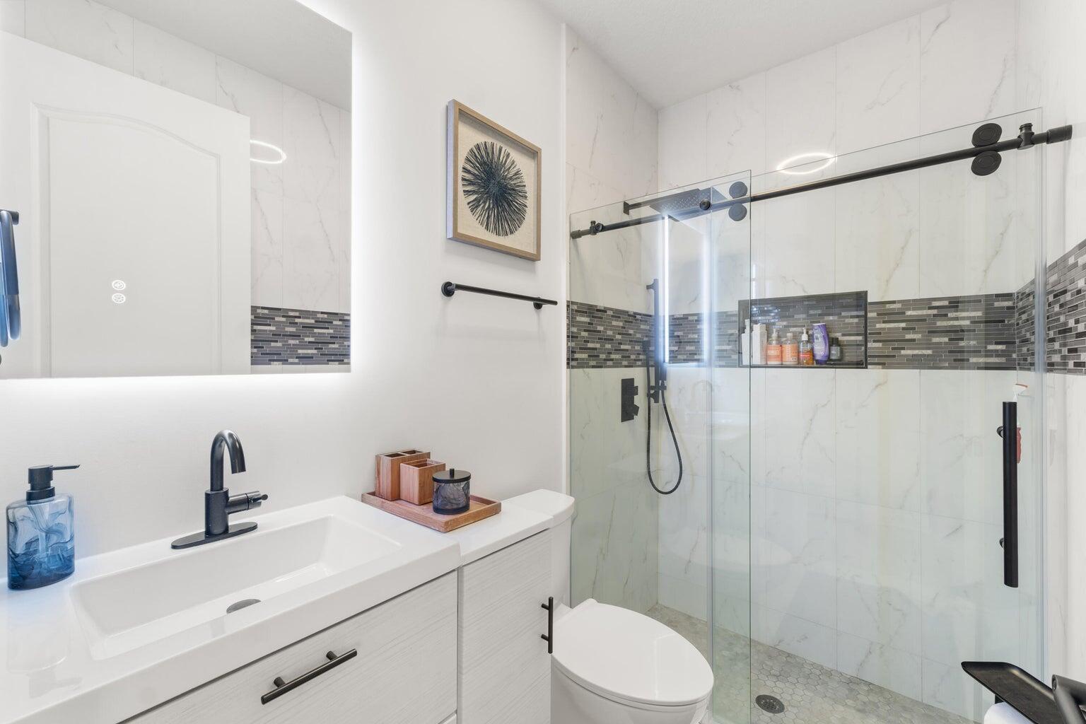 Main Floor private Bathroom
