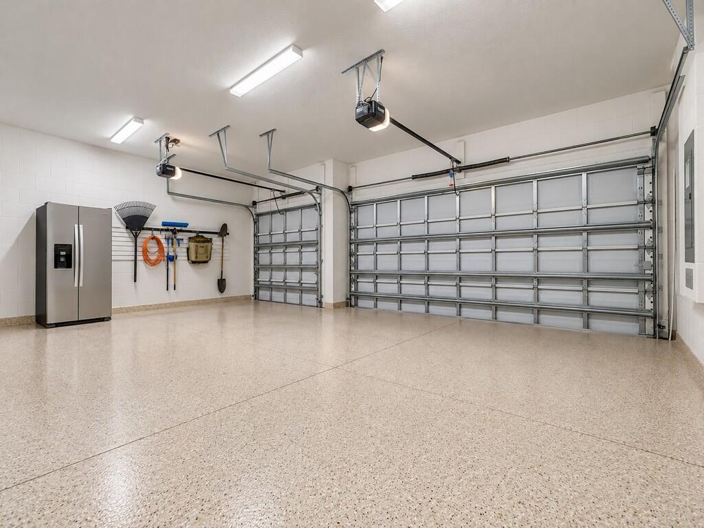 3 car Garage