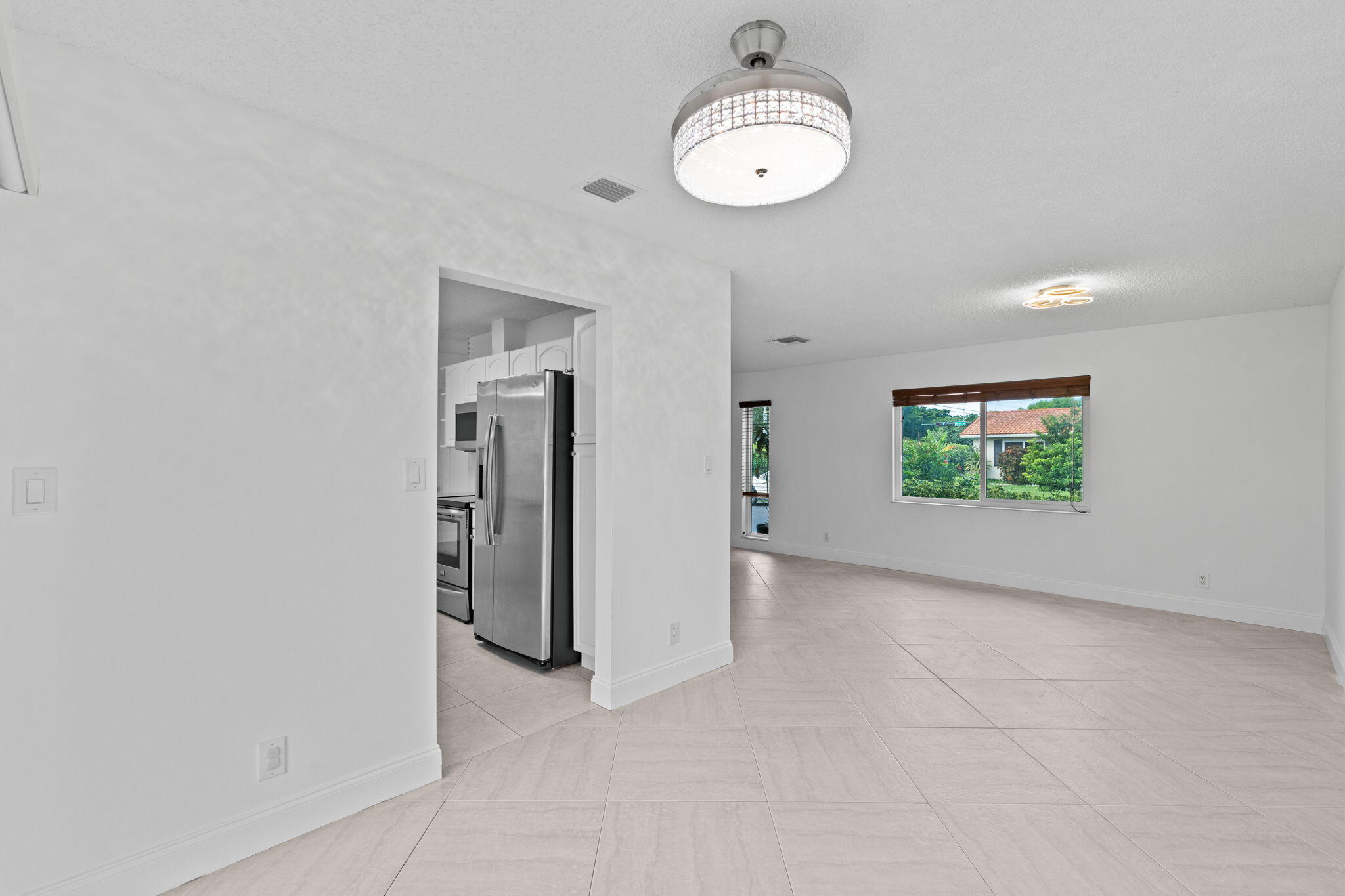 8-web-or-mls-A7400941