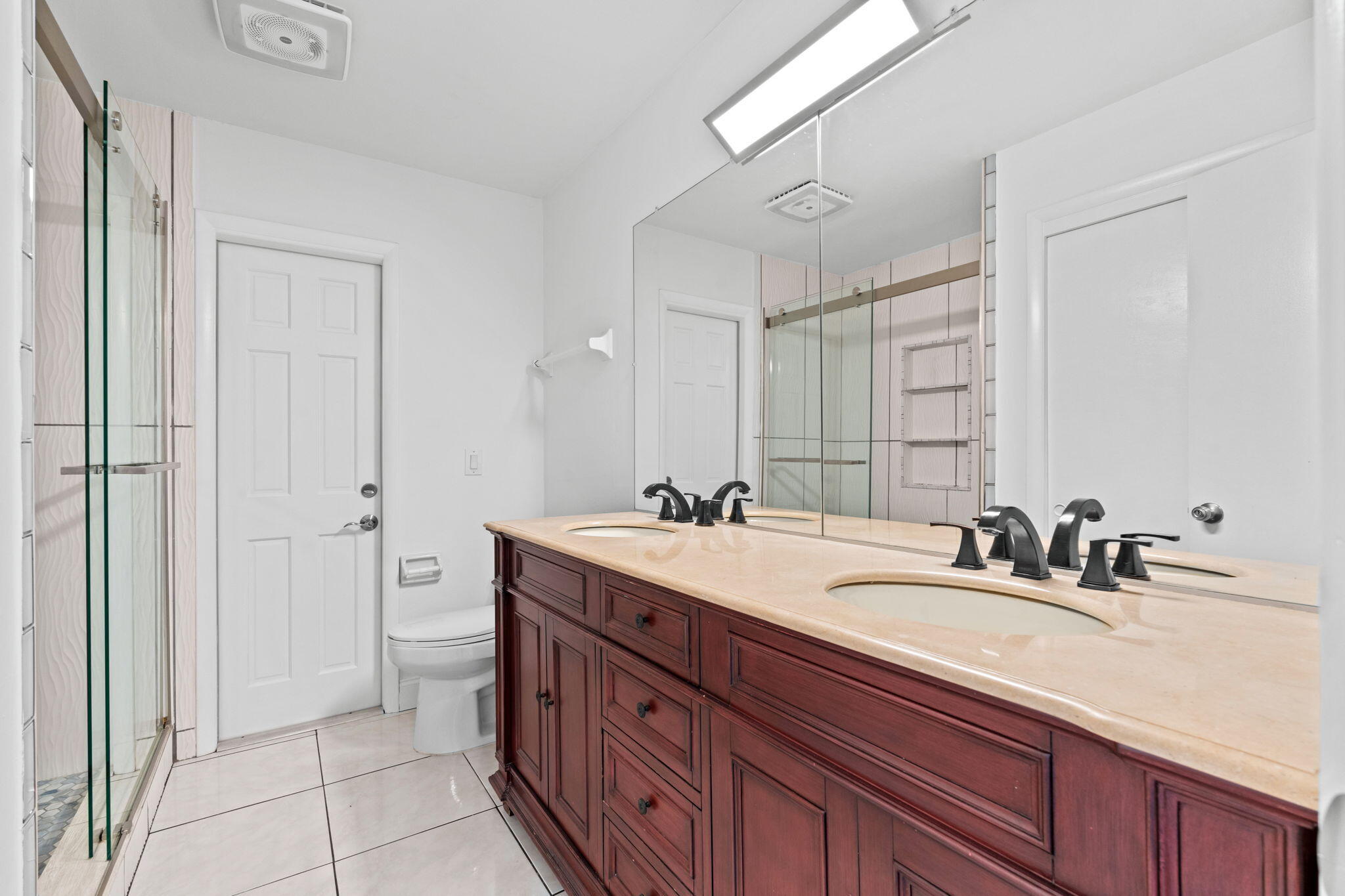 32-web-or-mls-A7401091