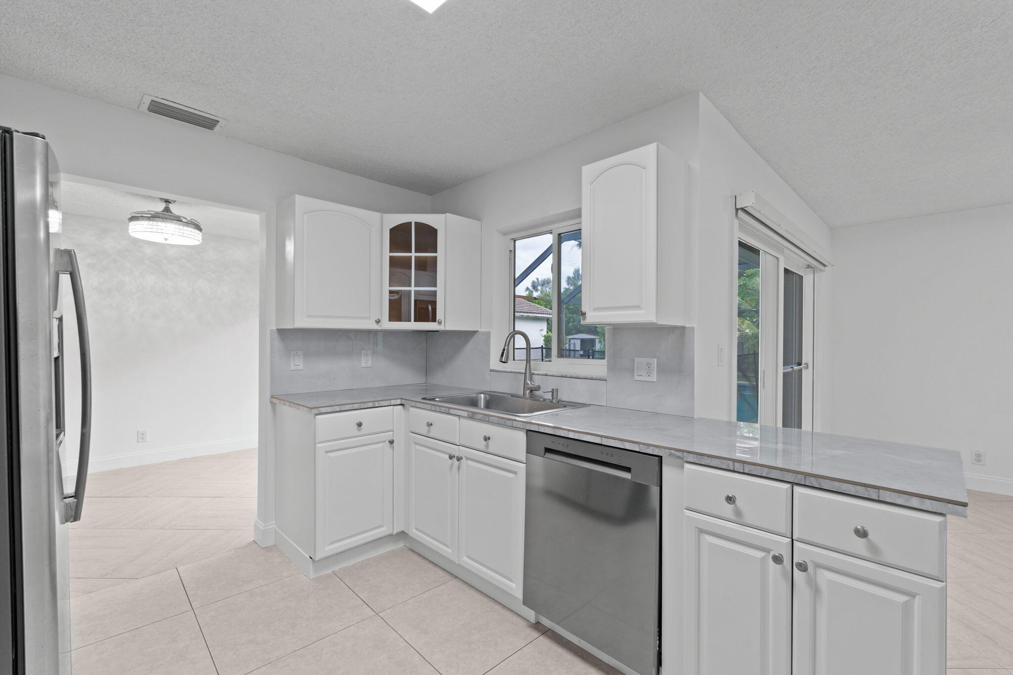 17-web-or-mls-A7400971