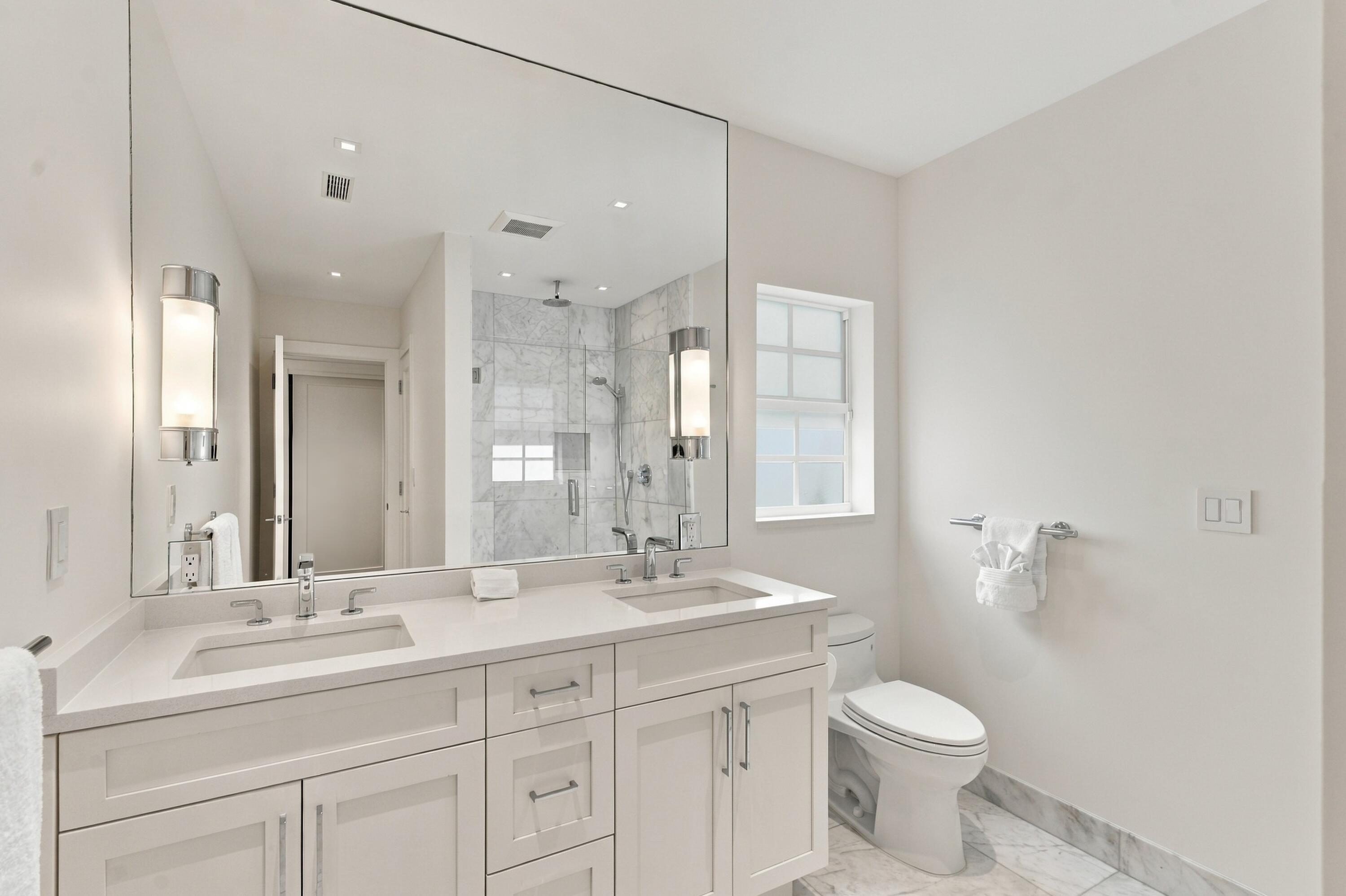 2284 Ibis Isle Rd W Palm Beach FL 57