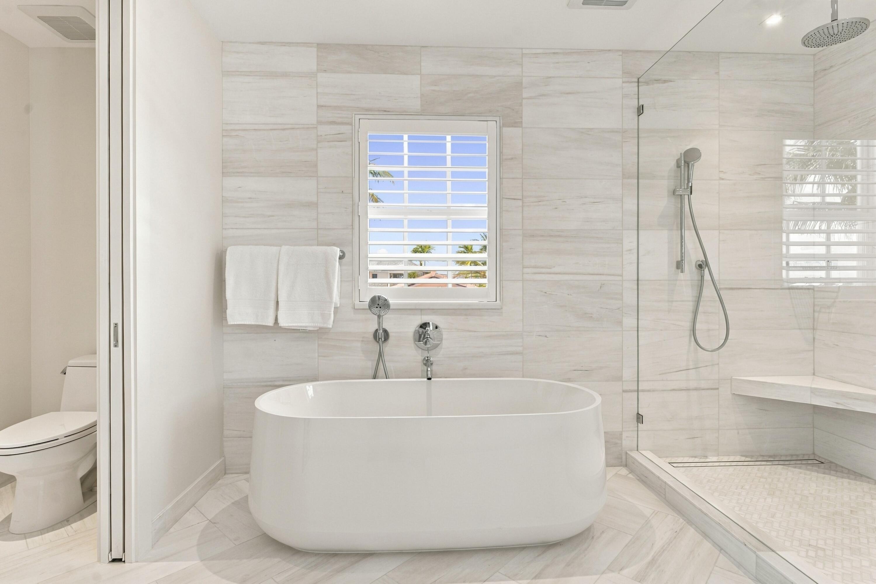 2284 Ibis Isle Rd W Palm Beach FL 52