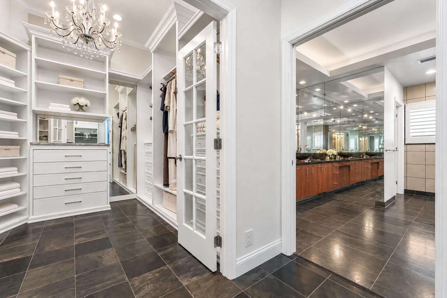 Walk in Closet