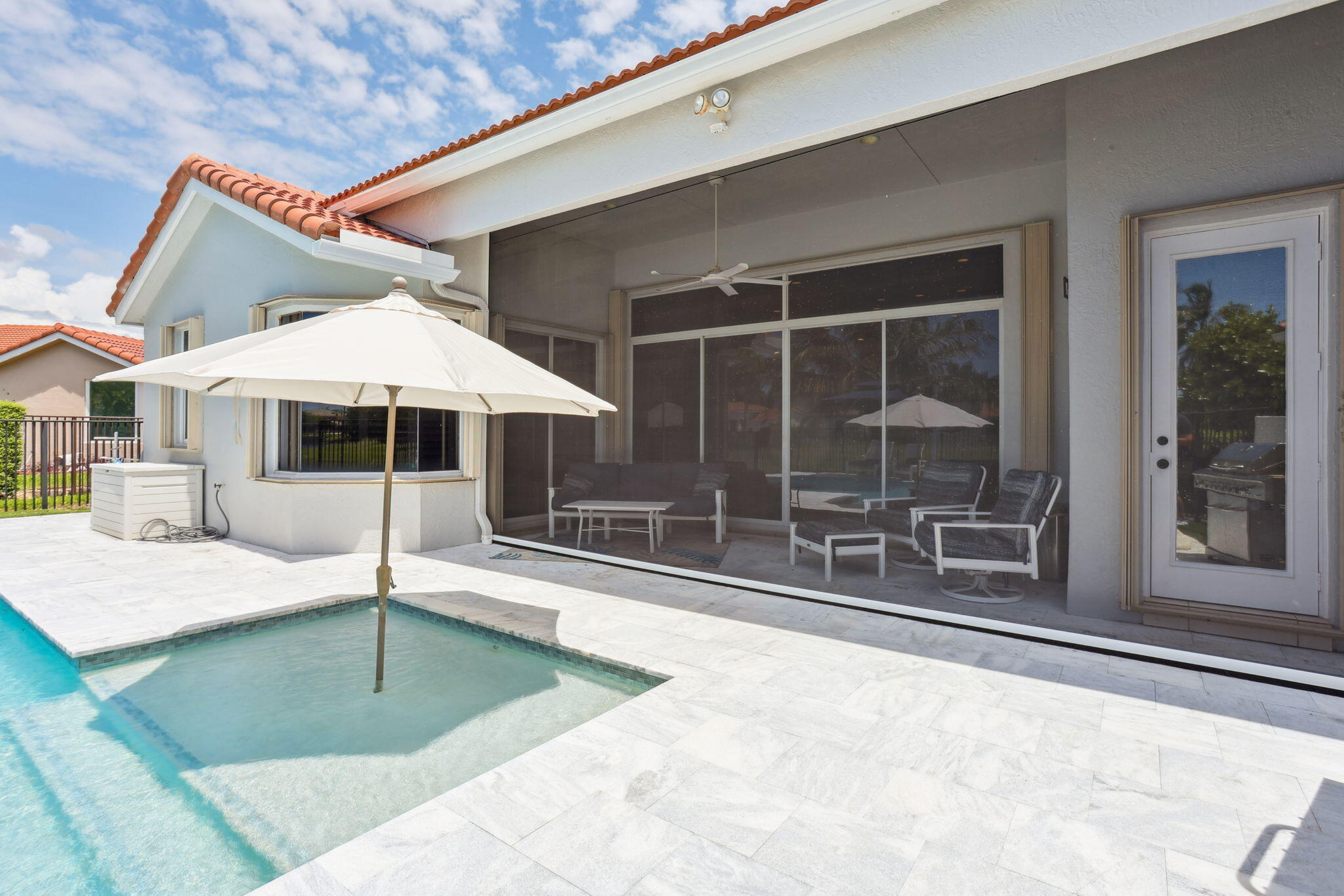 Retractable Screen 1