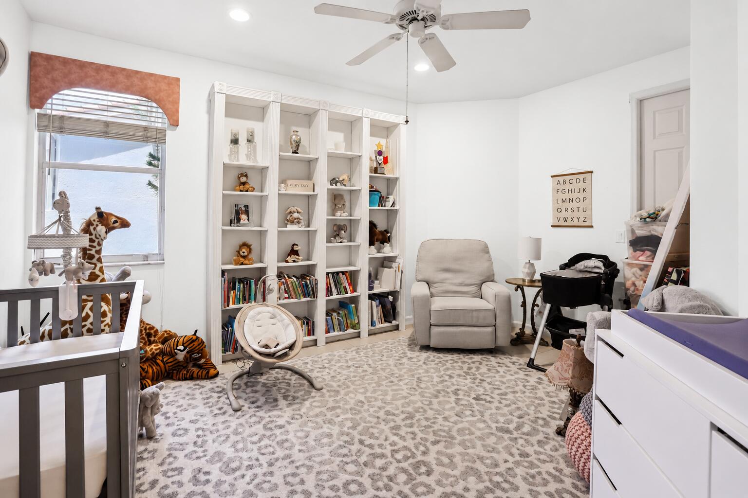 Guest bedroom 2