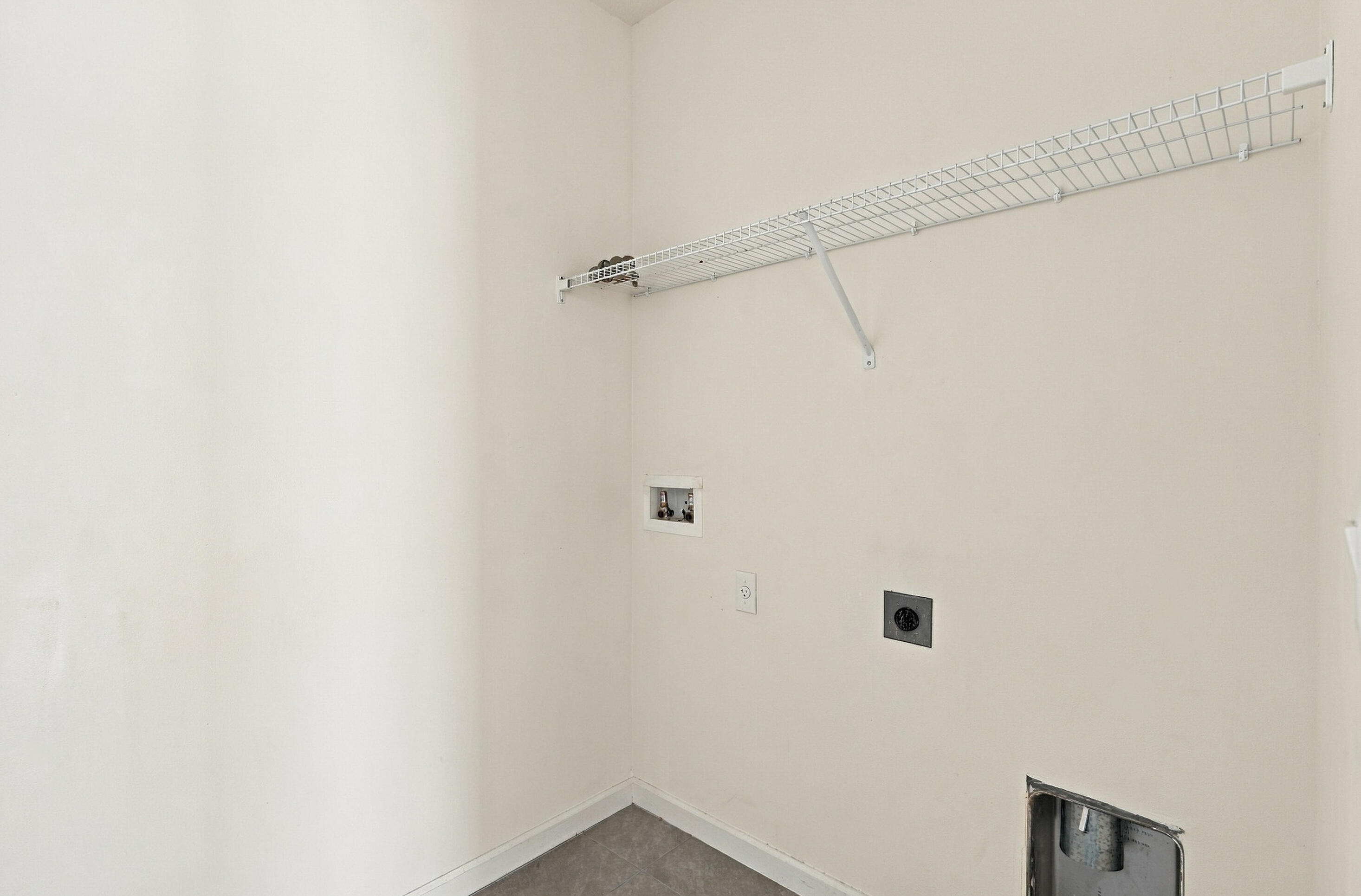 29_walk-in closet