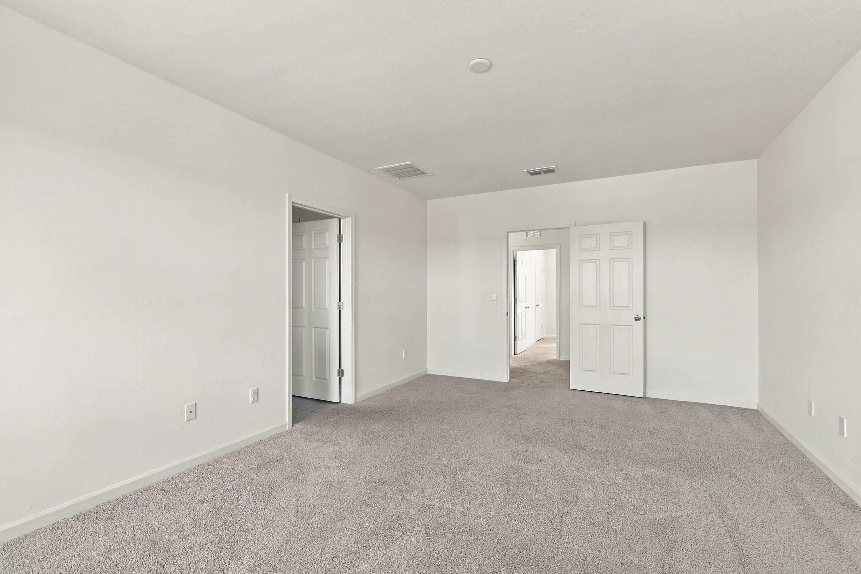 18_primary bedroom