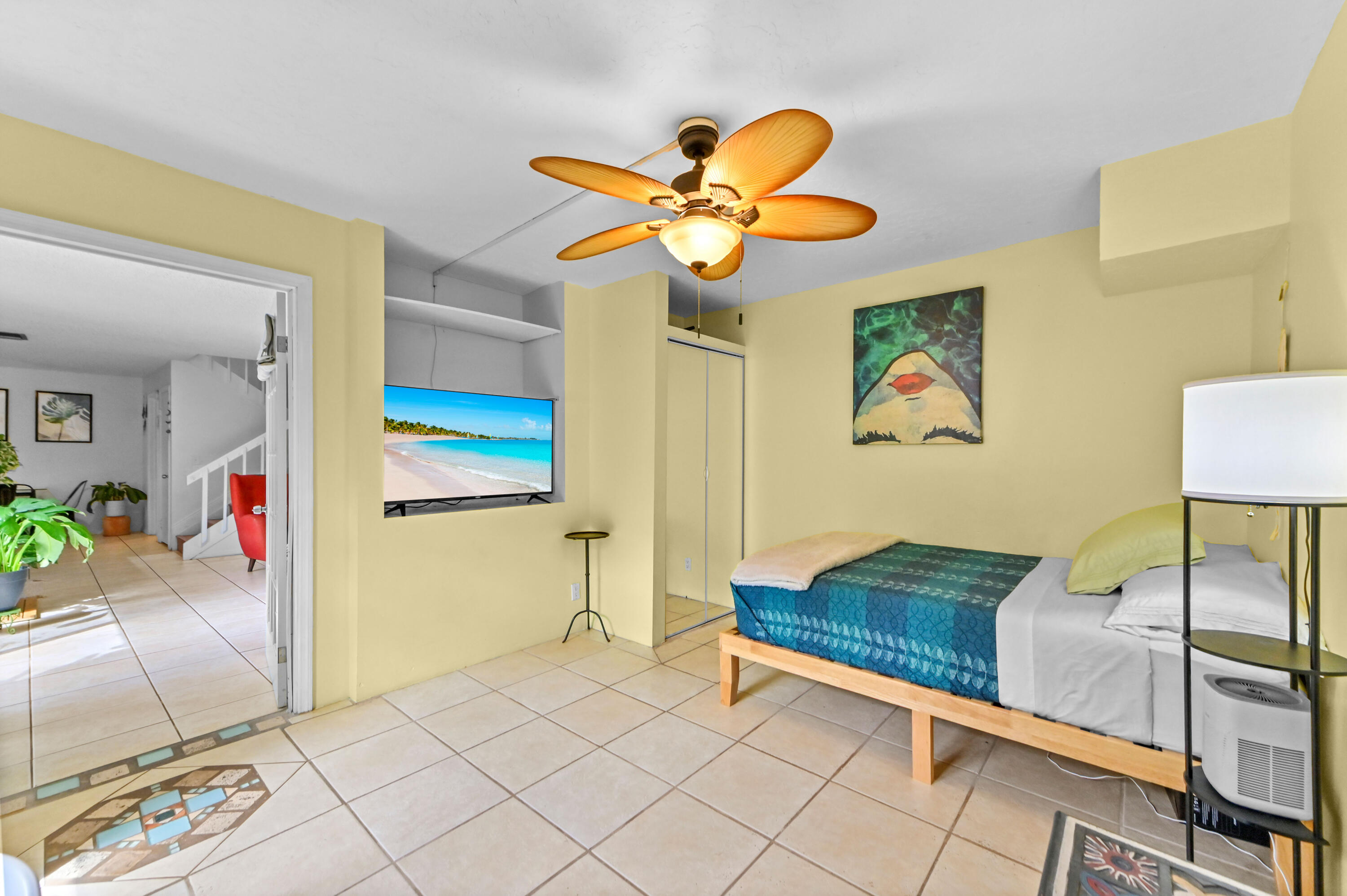 17 Bedroom 02