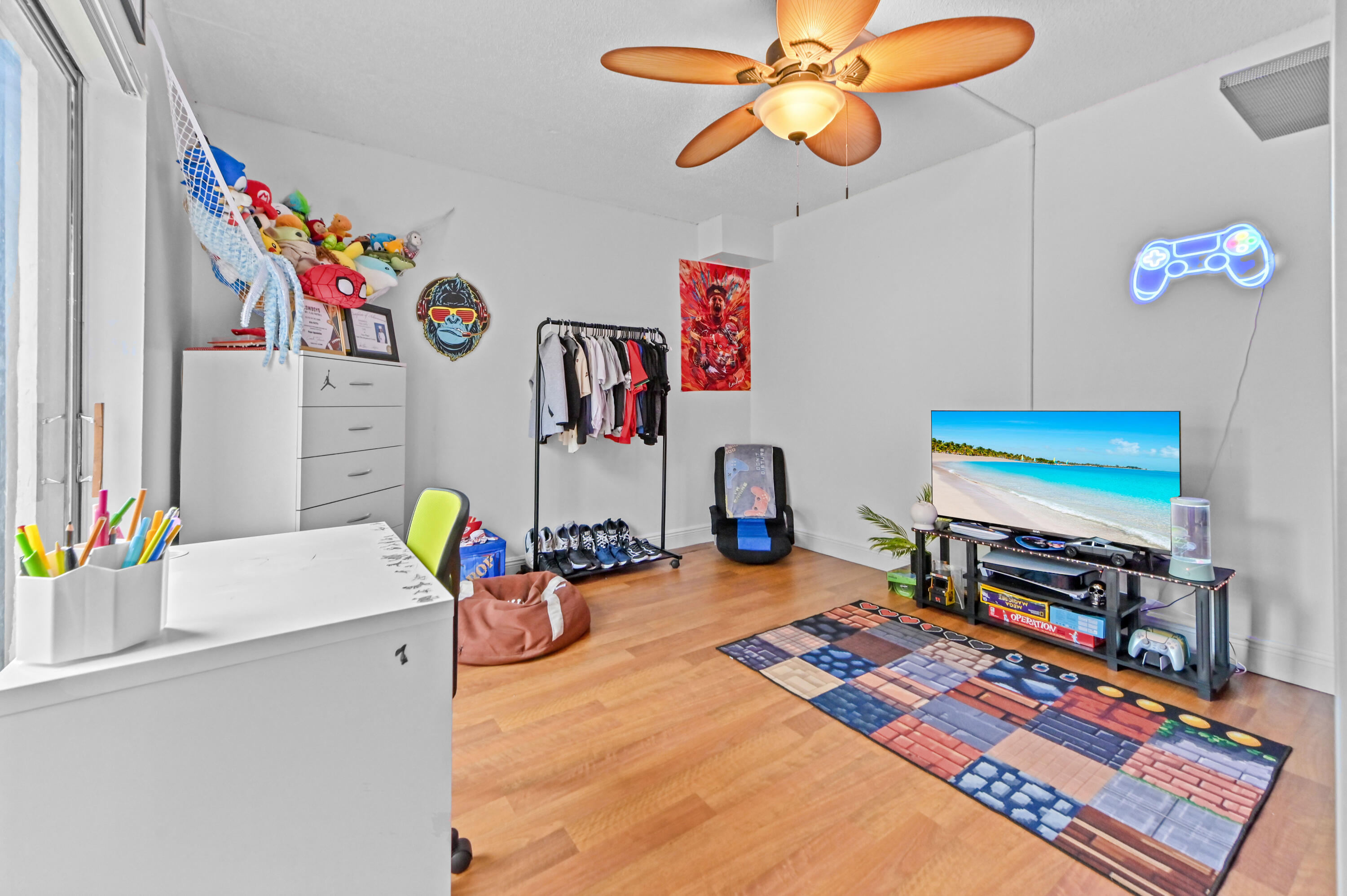 20 Bedroom 01