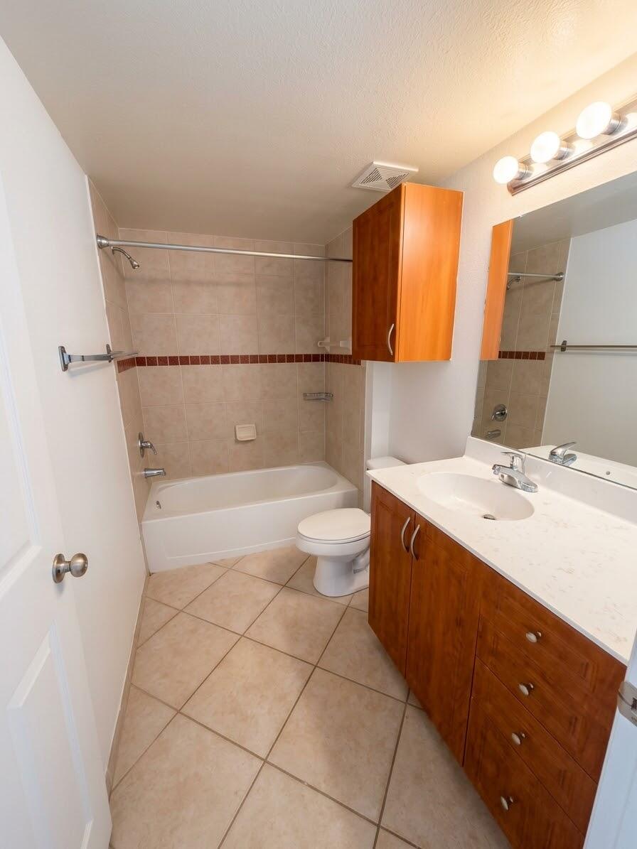 2nd Bathroom
