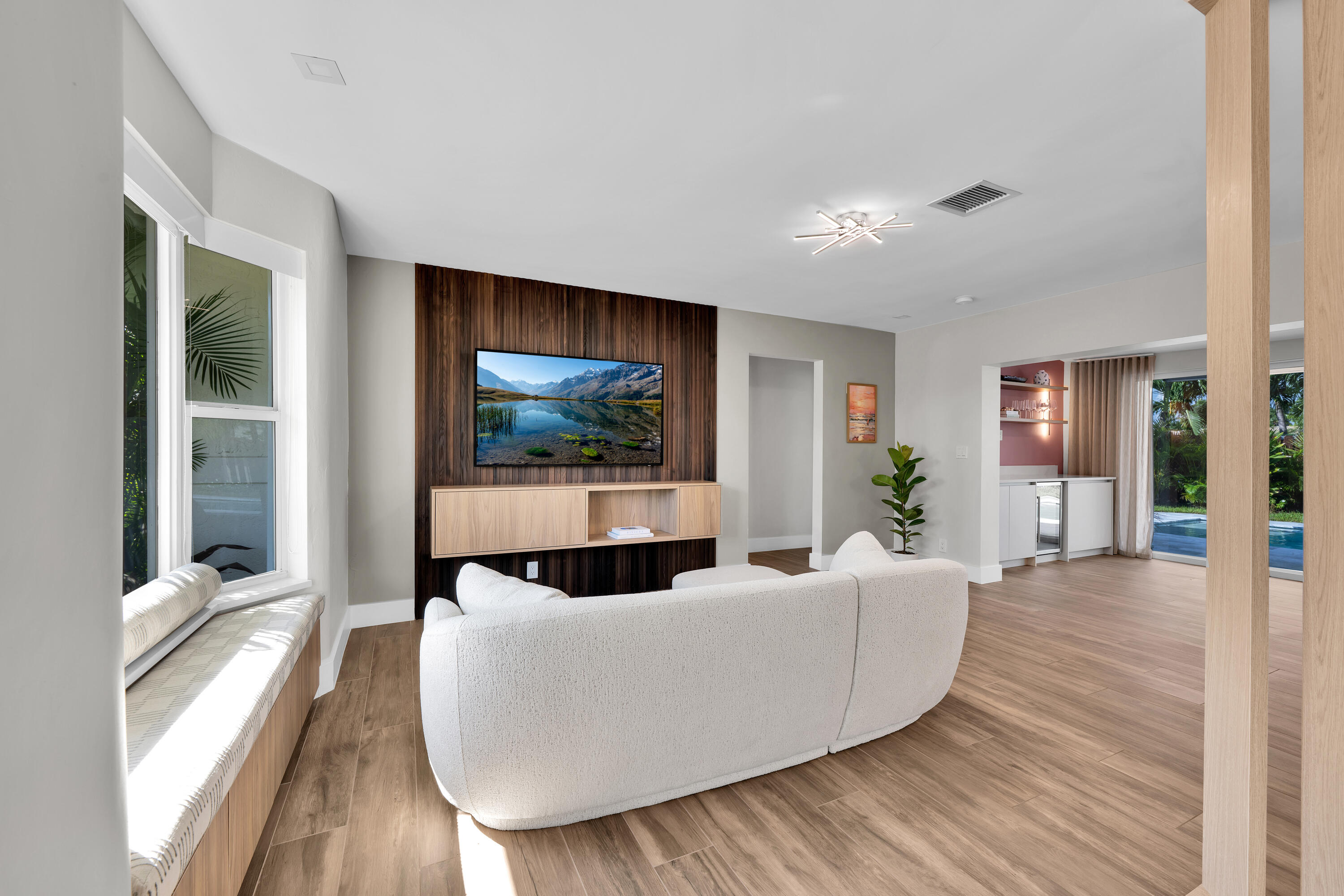11_1011 SE 2nd Ave Pompano Beach 00016