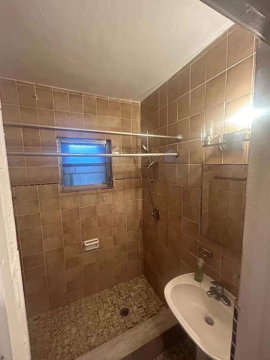 3312 bathroom