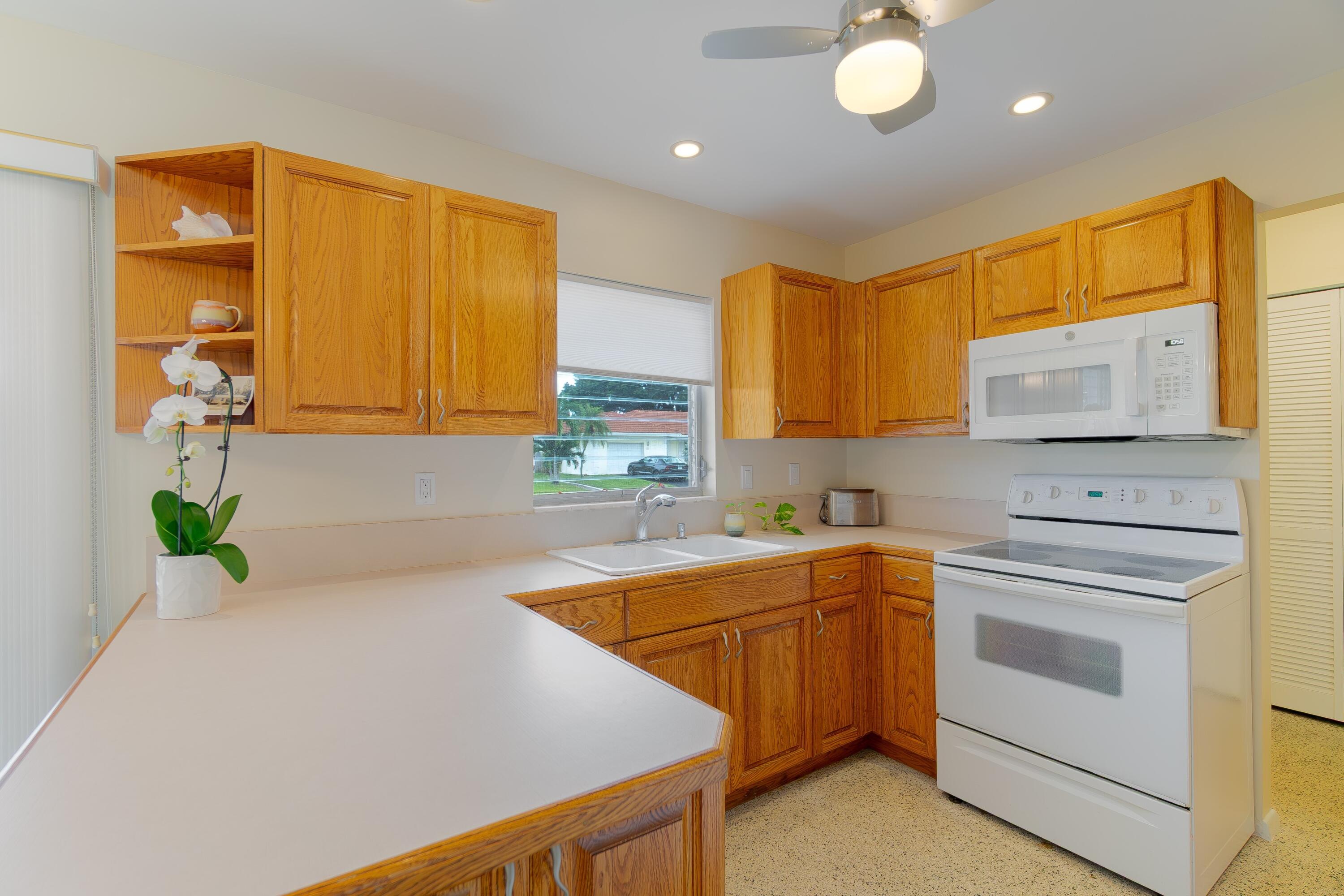 Full Kitchen