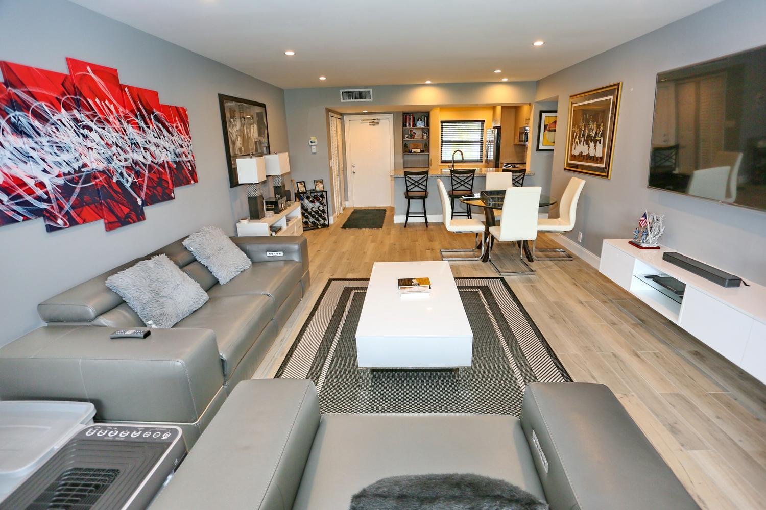 014-025-Living Room-1500x1000
