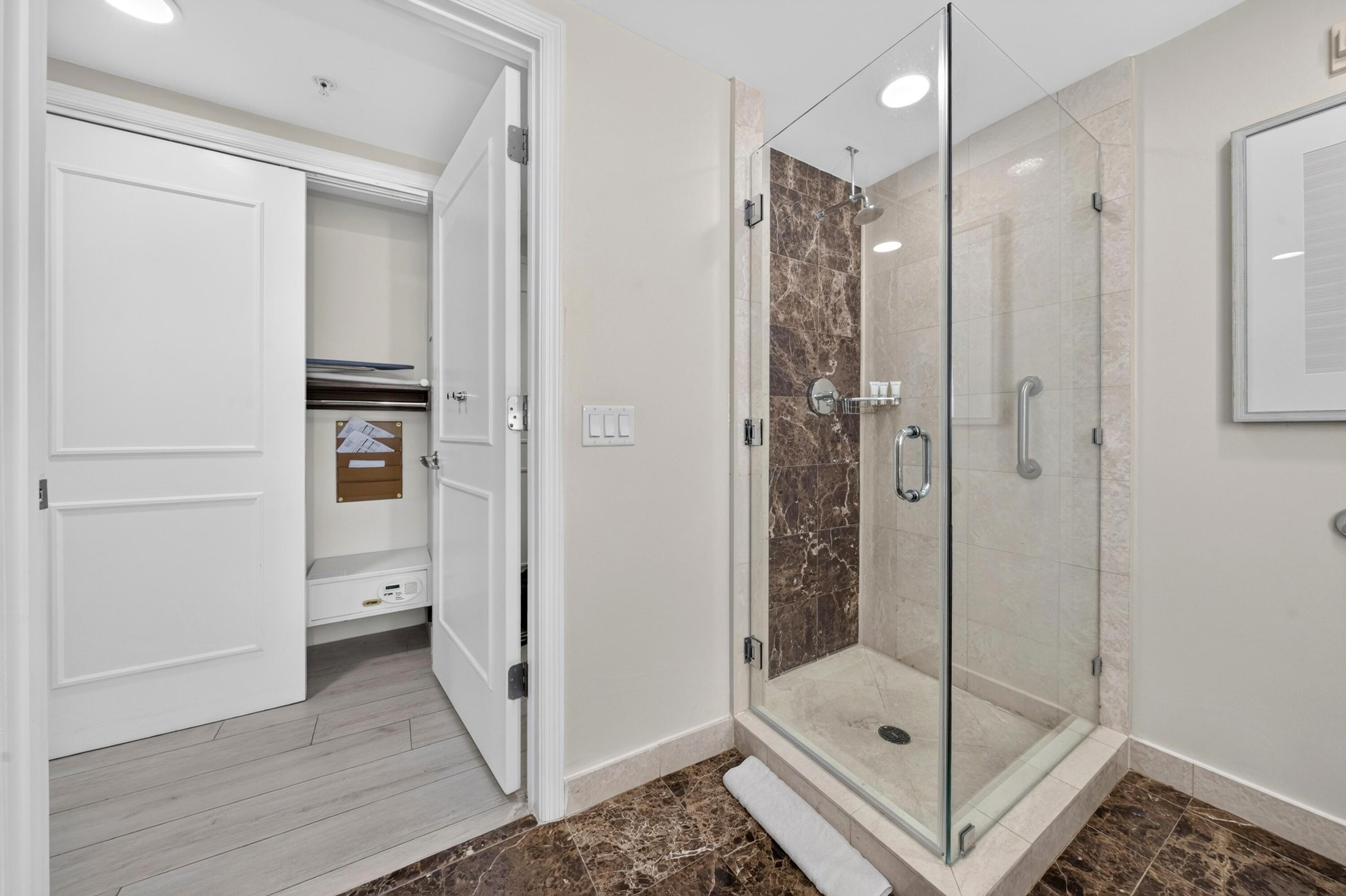 017-020-Bathroom-4000x2664