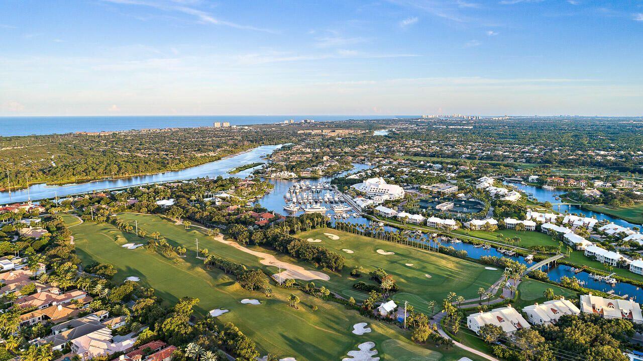 Club Golf - Aerial