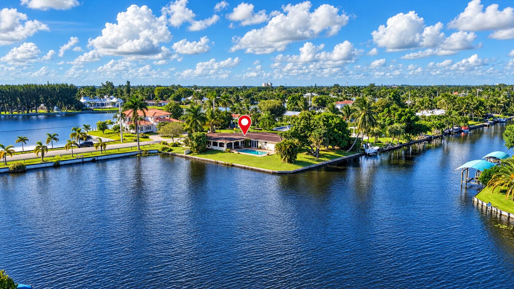 Waterfront Home w Pool Waterfront Home w Pool