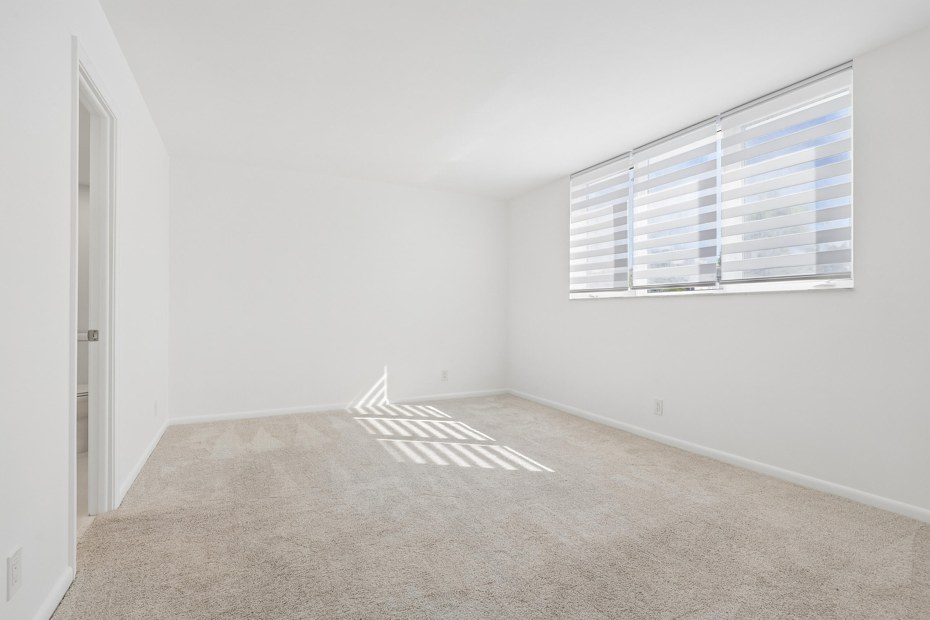 Facing East with en-suite bathroom and huge walk-in closet.