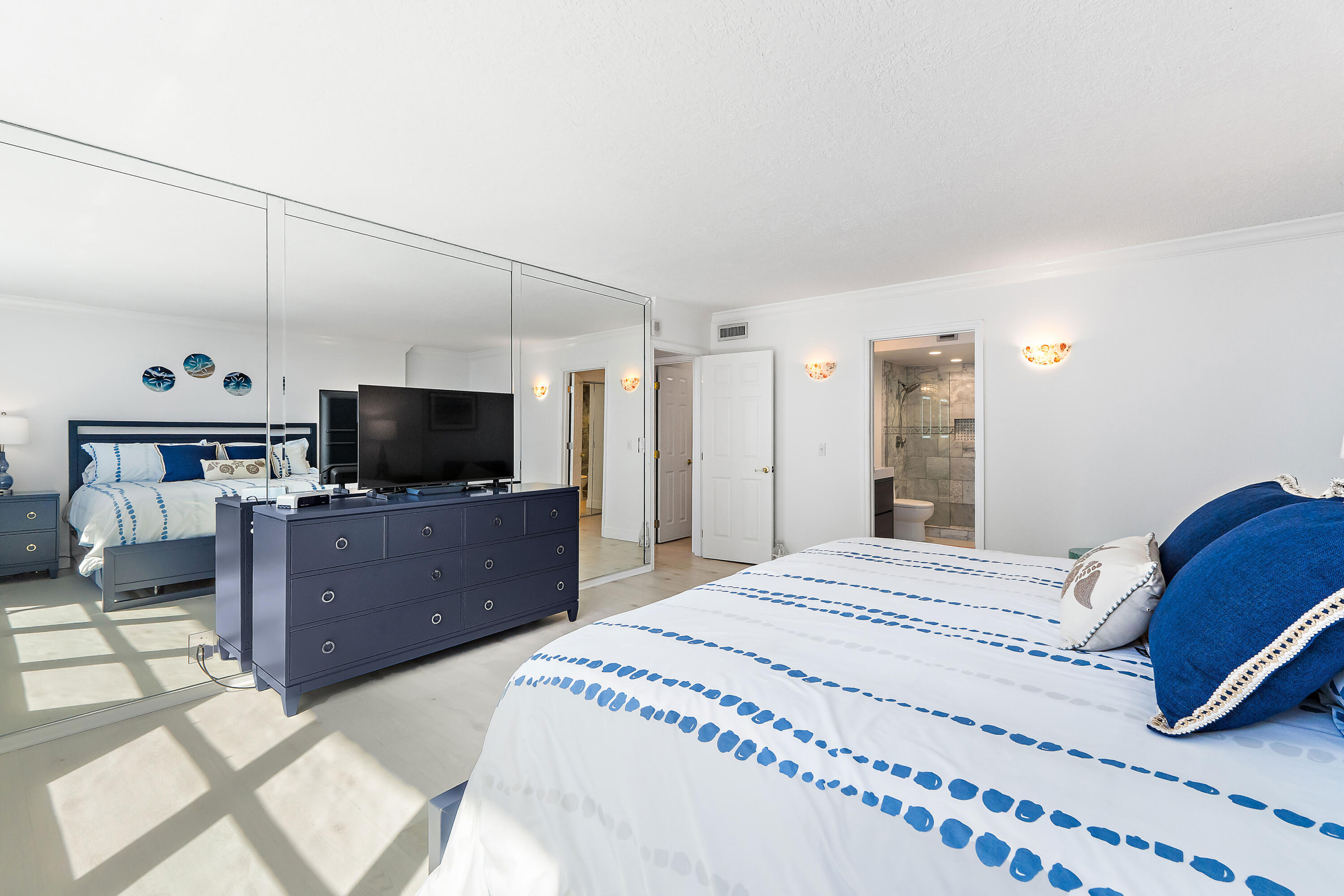 062-5440NOceanDr-PH205-SingerIsland-FULL