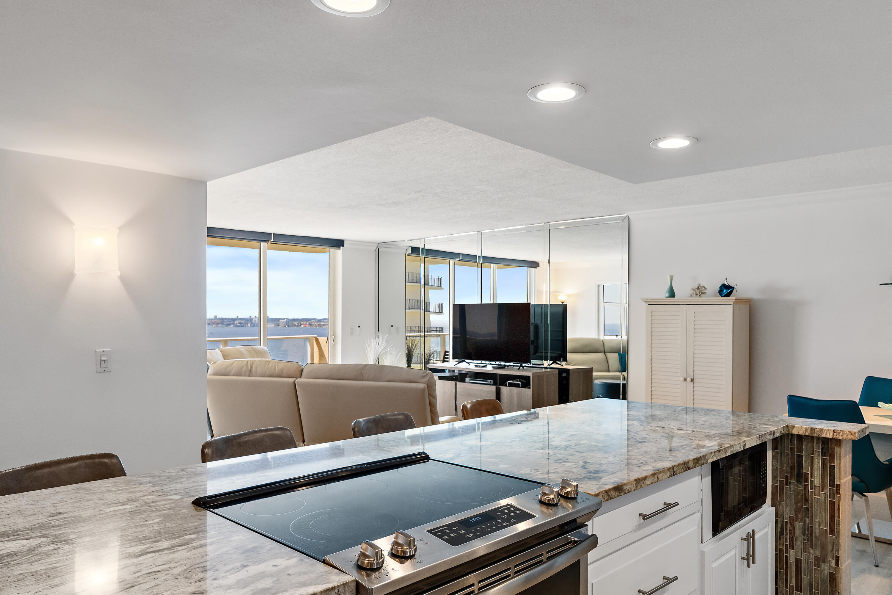 041-5440NOceanDr-PH205-SingerIsland-FULL
