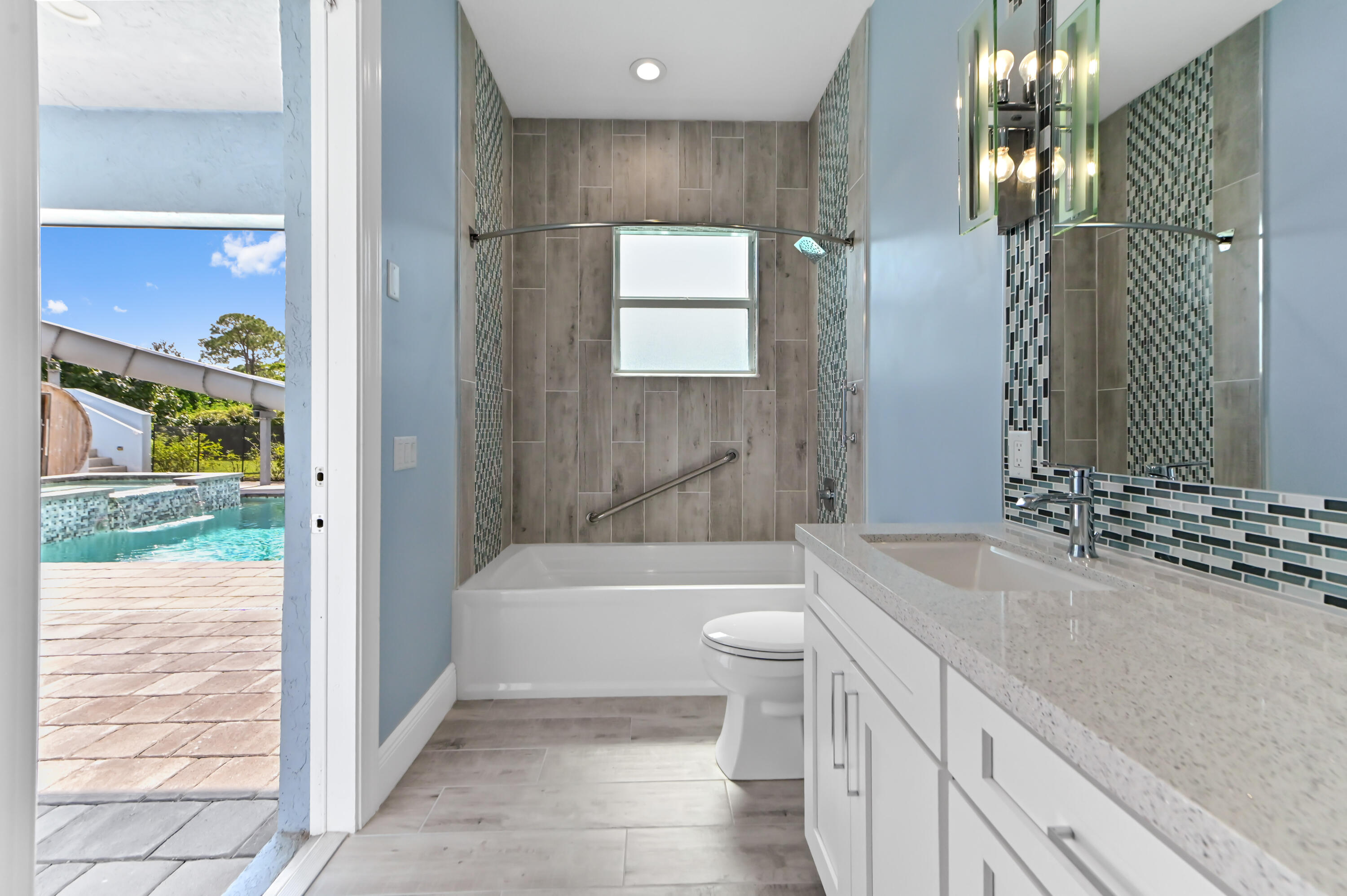 25 bathroom 02