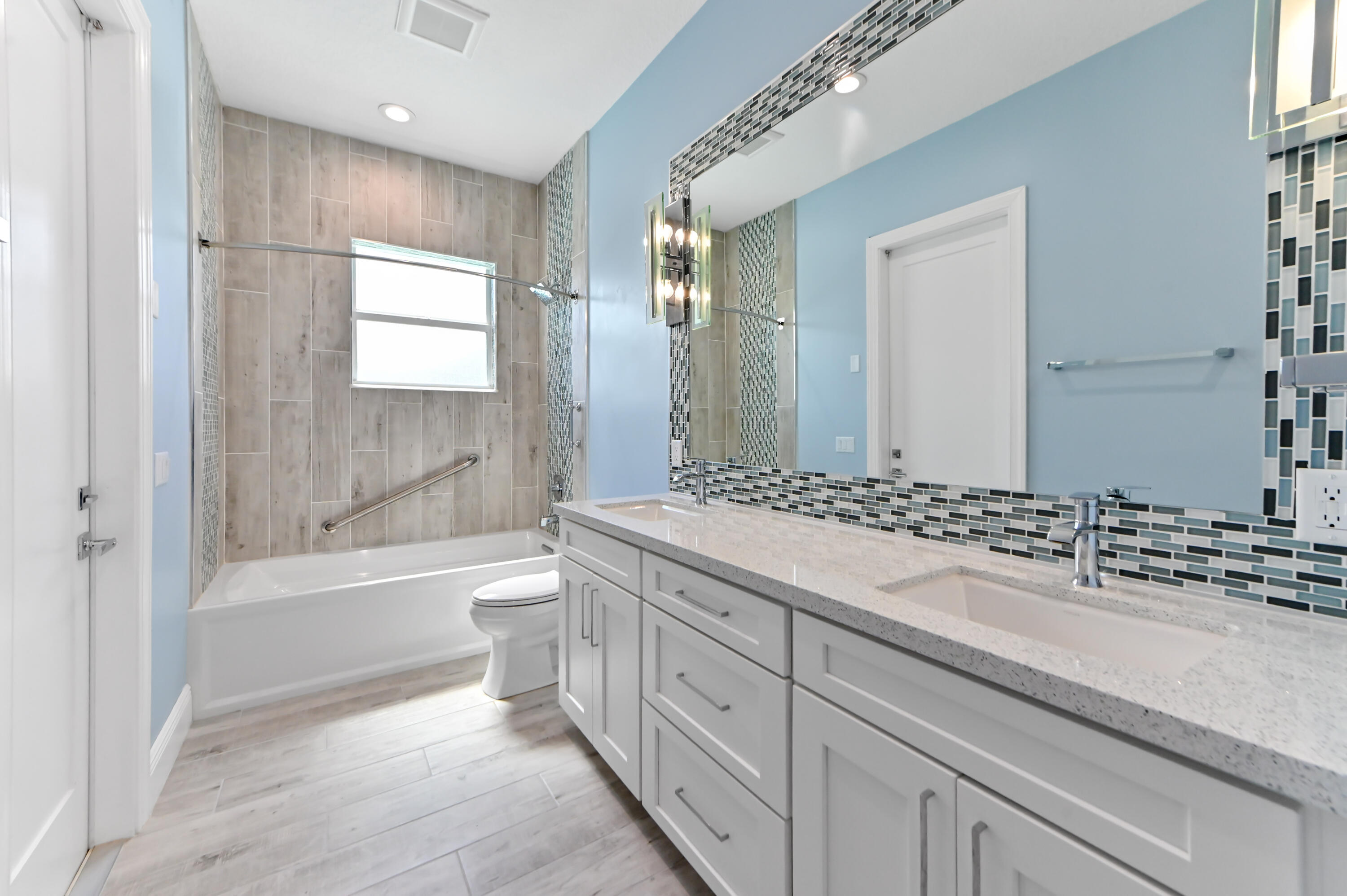 24 bathroom 01