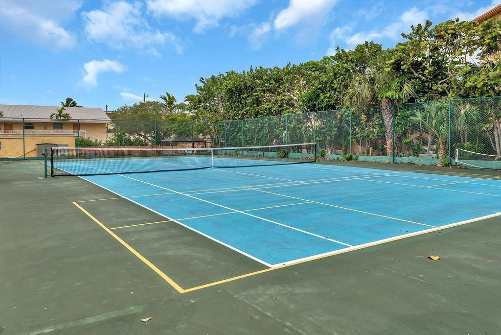Tennis court