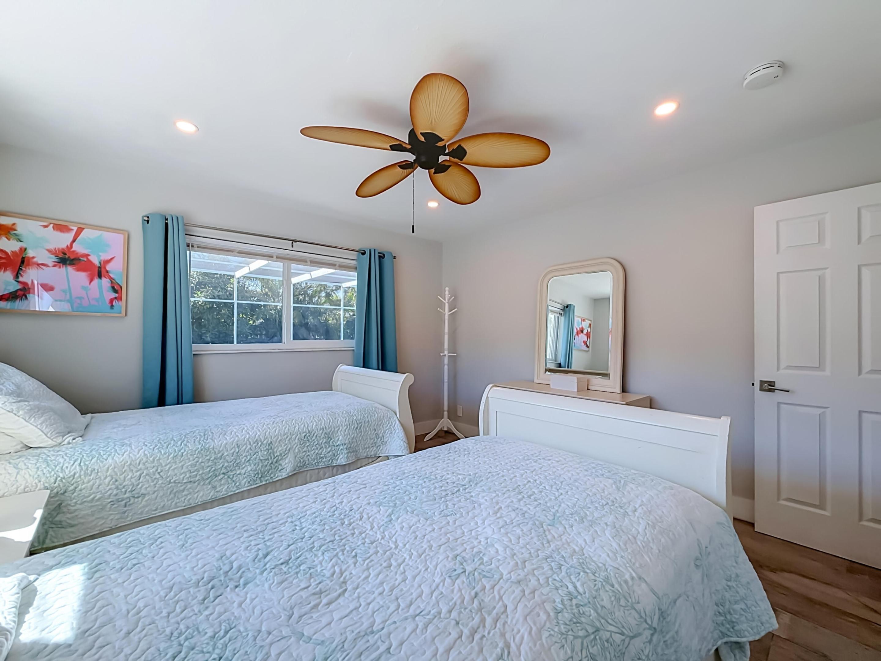 238 Corsair Avenue-51
