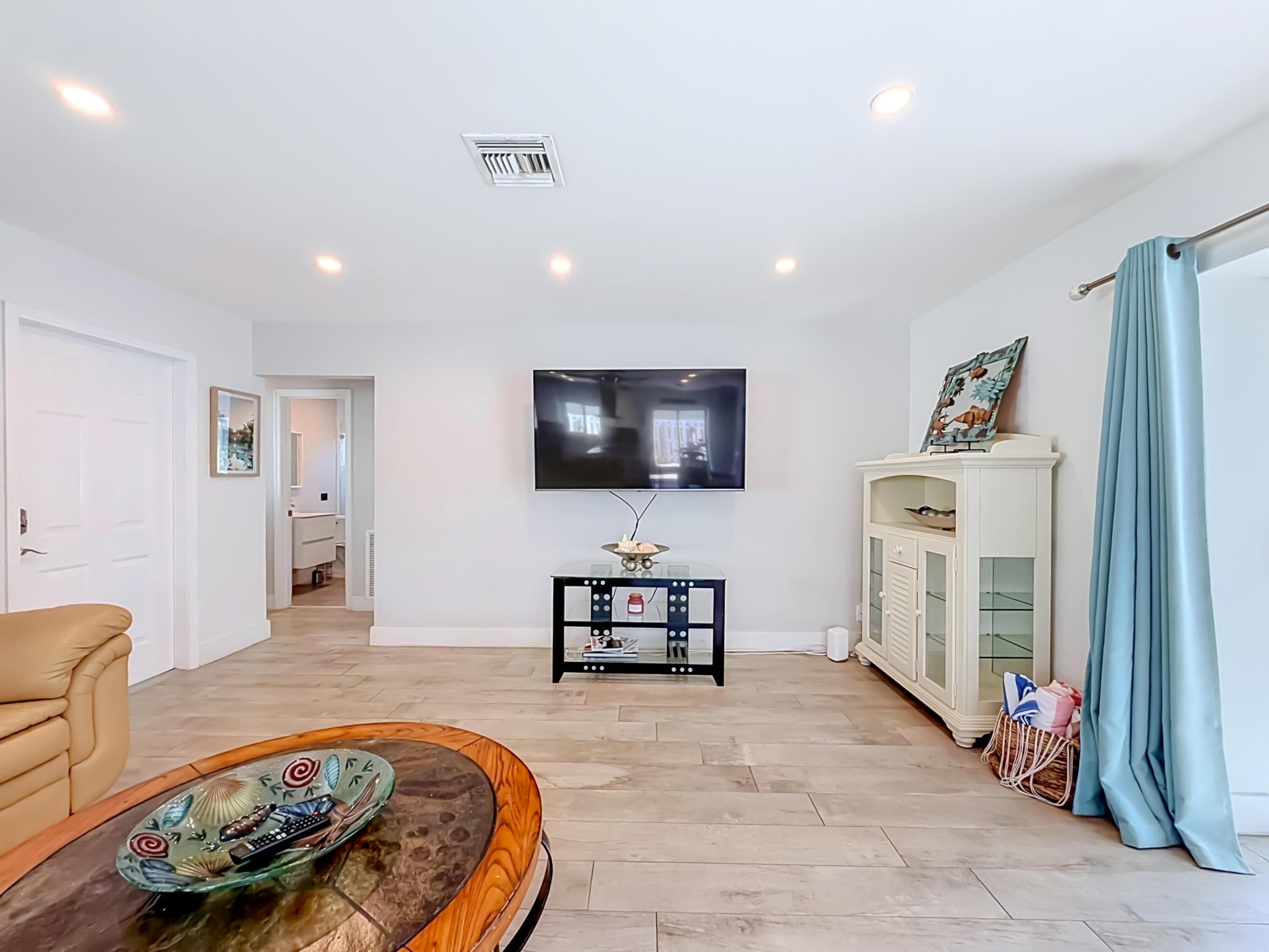 238 Corsair Avenue-27